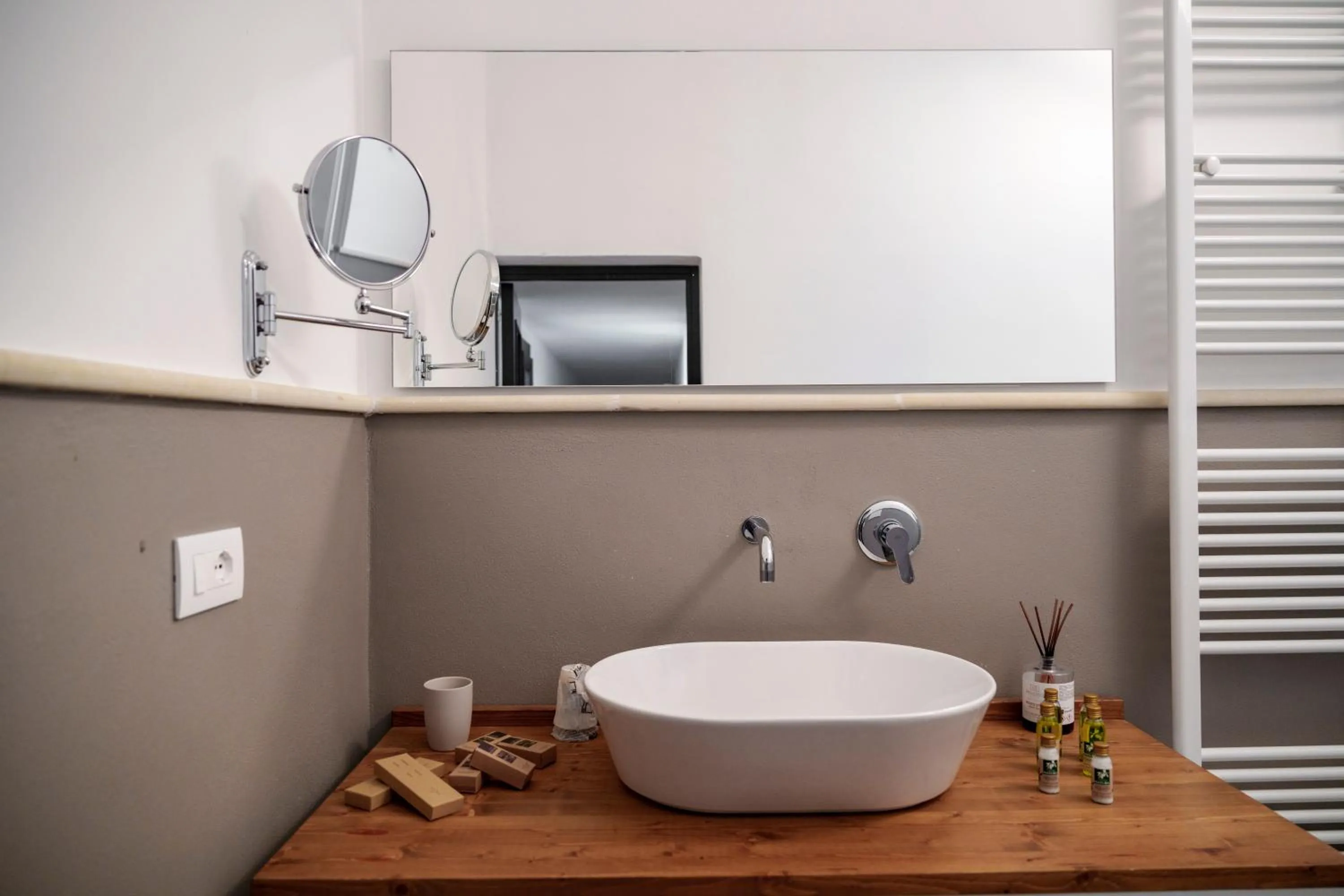 Bathroom in Villa Neviera Wine Resort & Spa by Cantine Due Palme