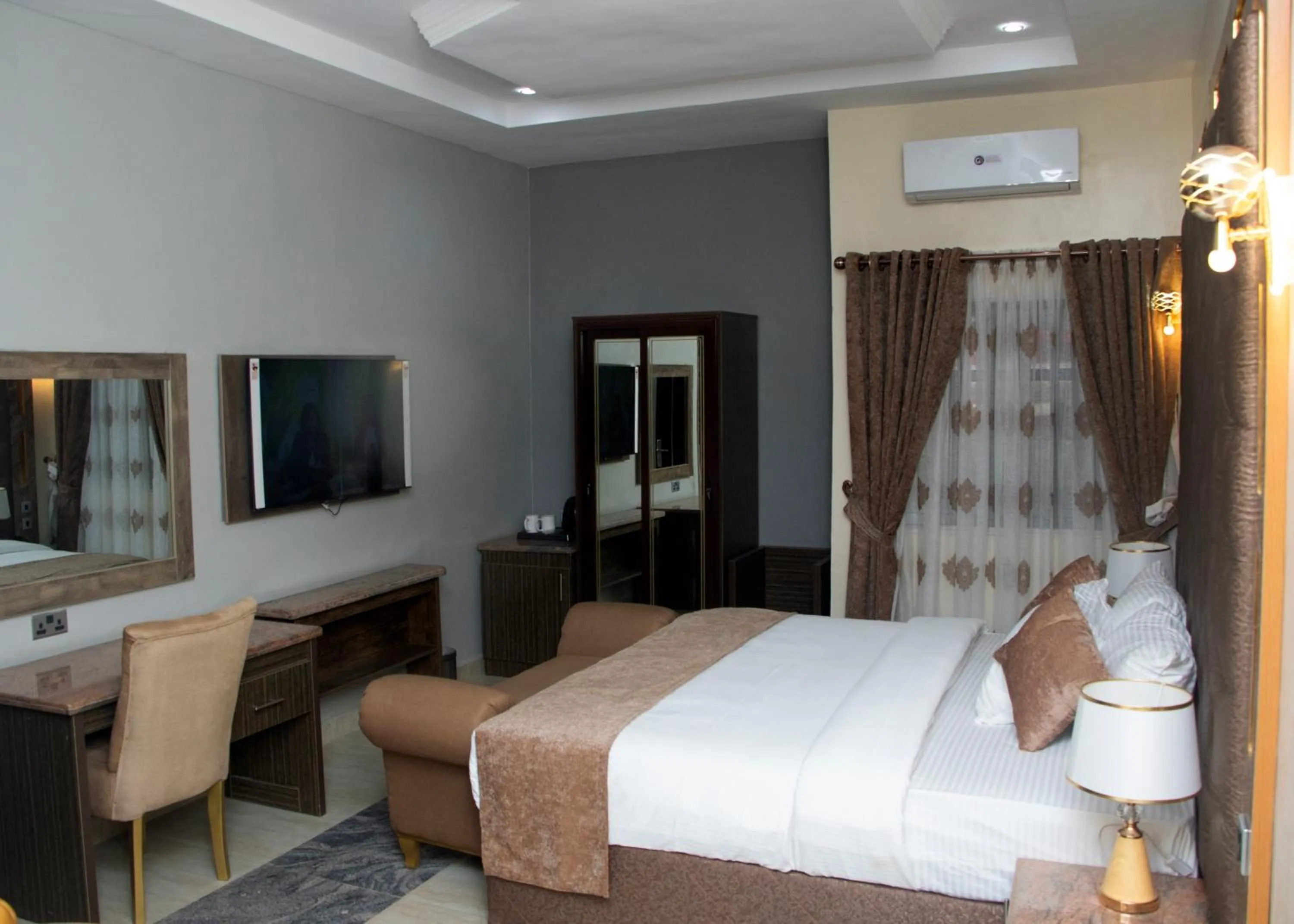 Bed in Grand Bohabs Hotel