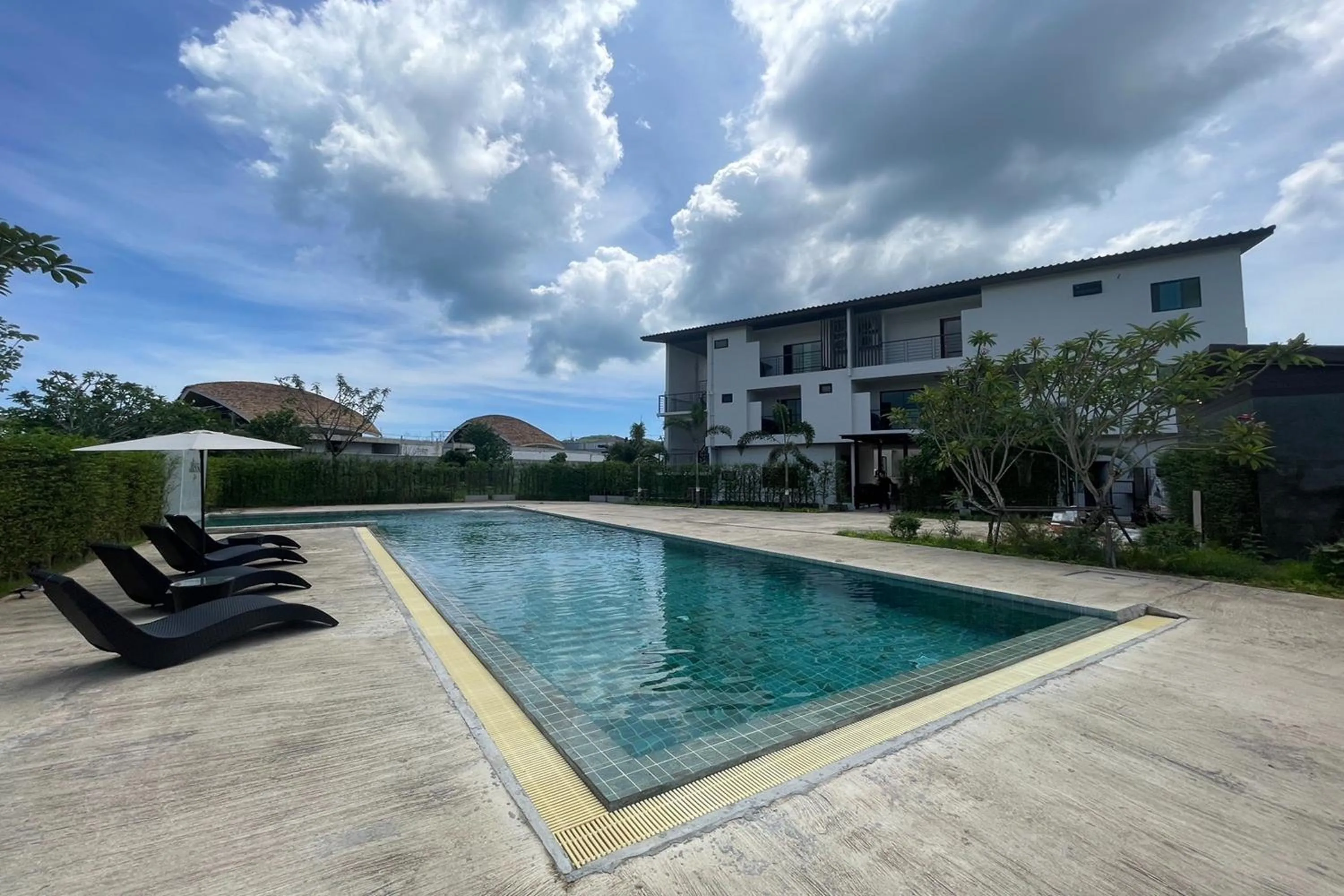 Swimming pool in Alisse Stay Phuket Layan