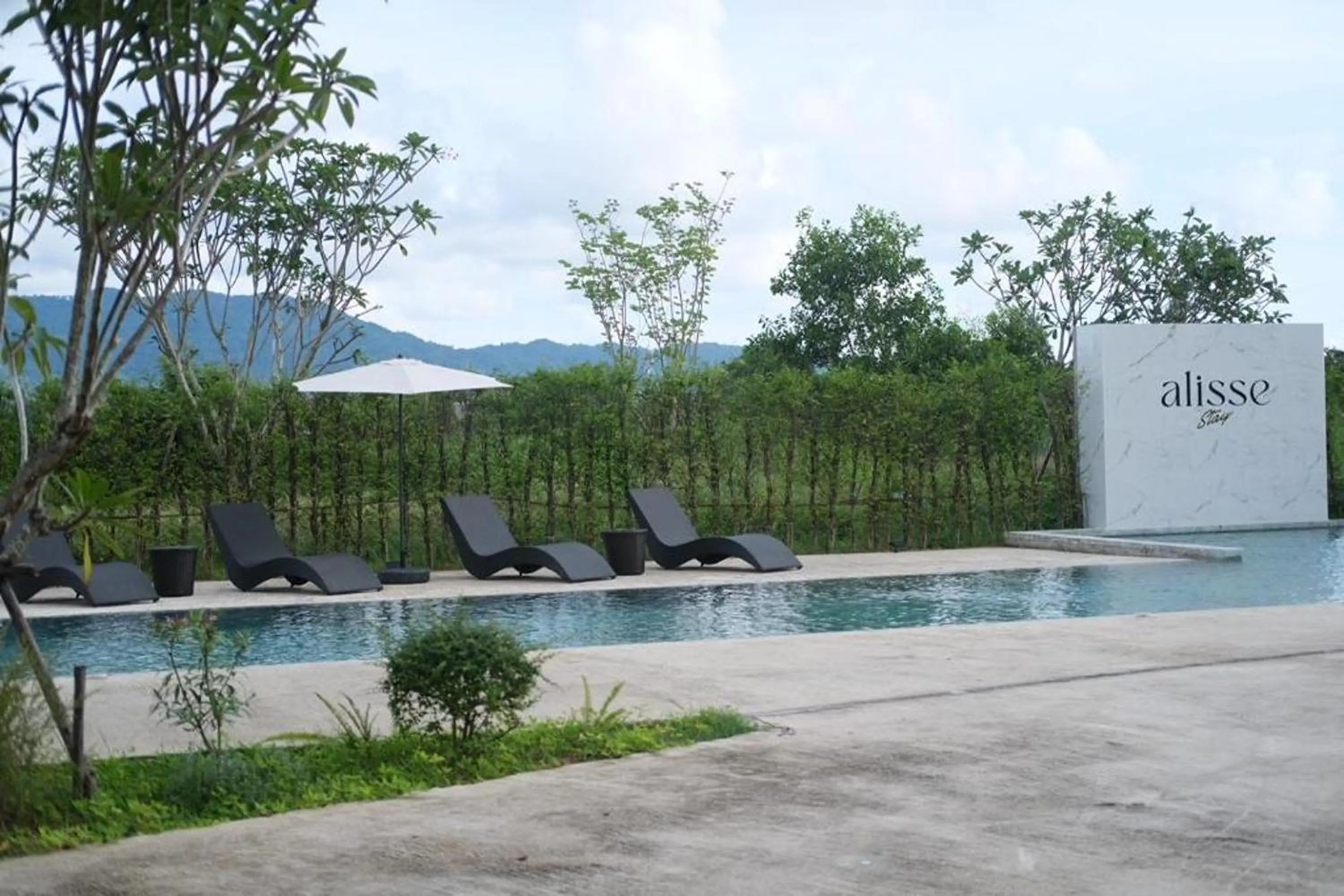 Swimming pool in Alisse Stay Phuket Layan