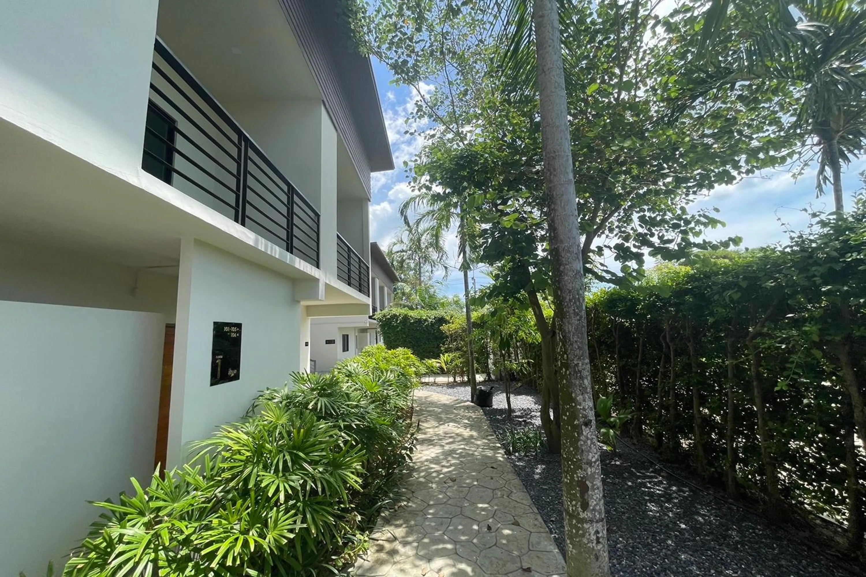 Property building in Alisse Stay Phuket Layan