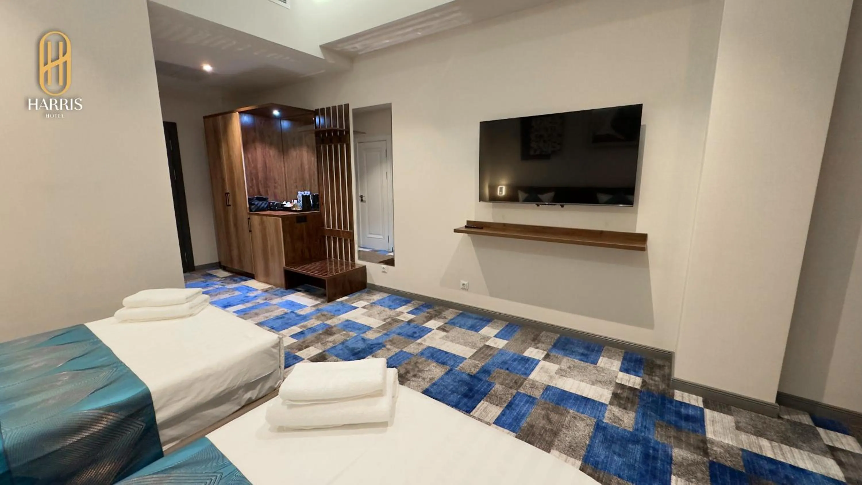 TV and multimedia, Bed in Harris Hotel Spa&Fitness