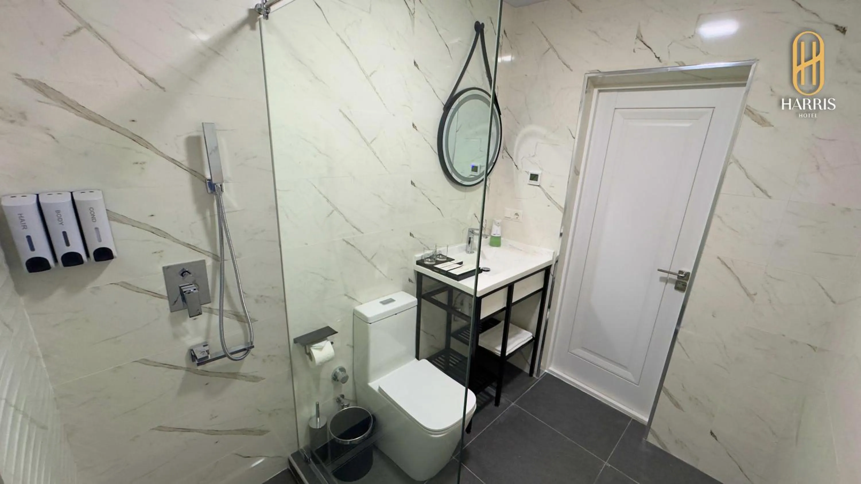 Shower in Harris Hotel Spa&Fitness