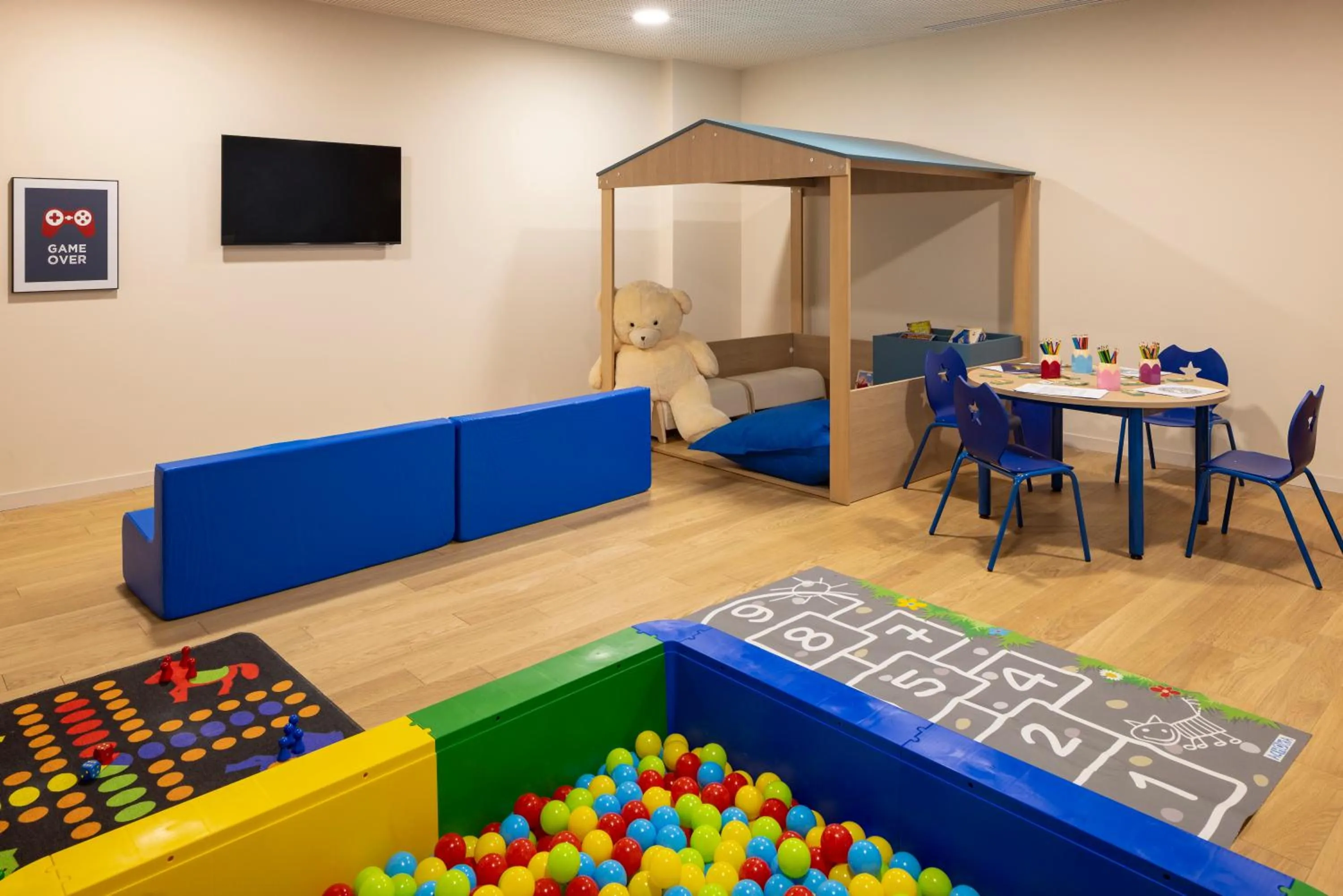 Game Room in Epona Hôtel Sens