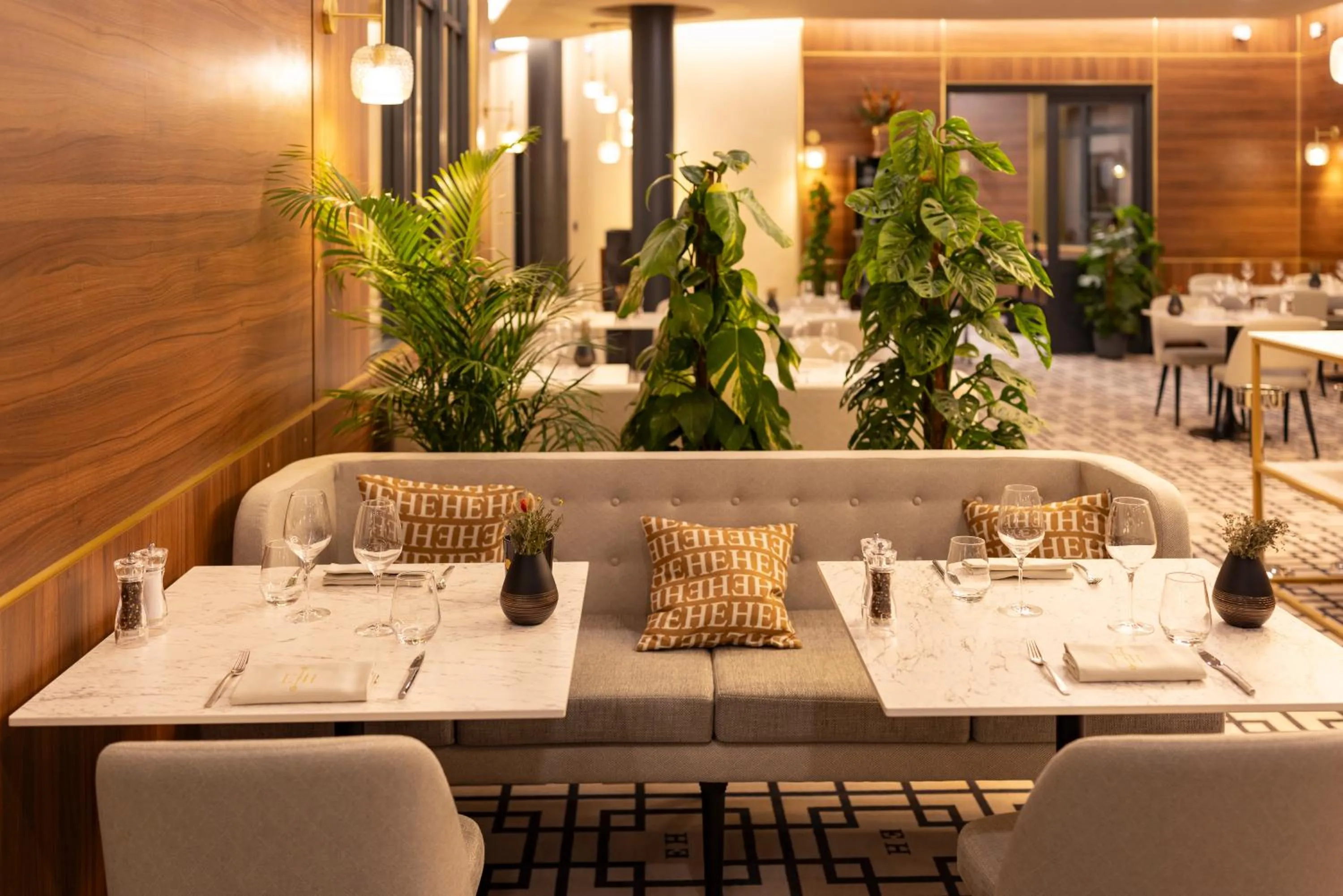 Restaurant/places to eat in Epona Hôtel Sens