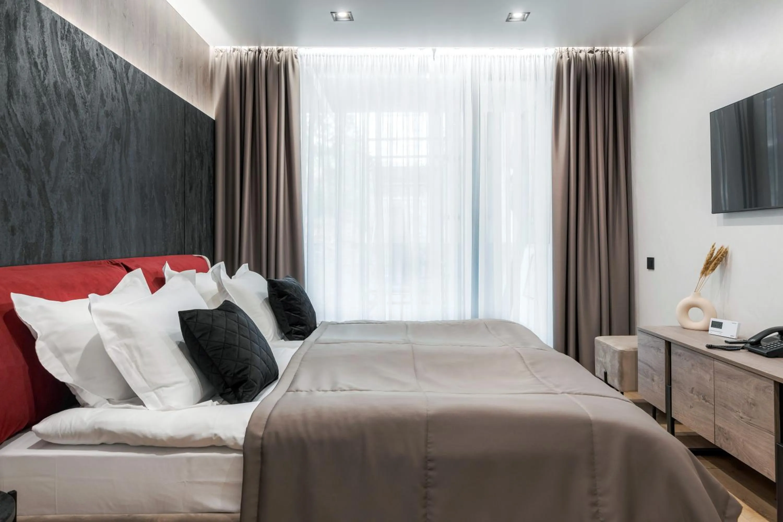 Bed in Glacier Premium Apartments