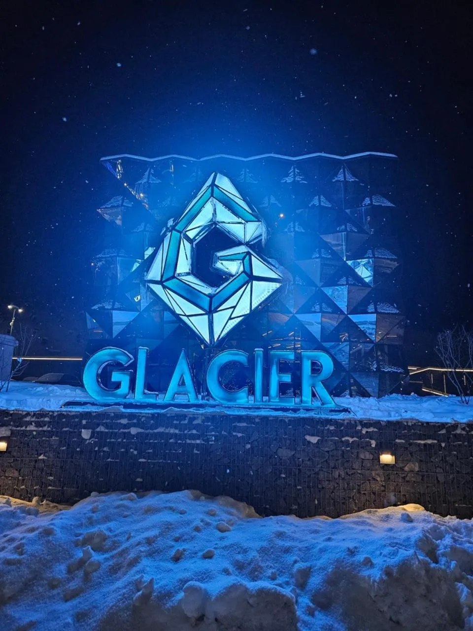 Winter in Glacier Premium Apartments