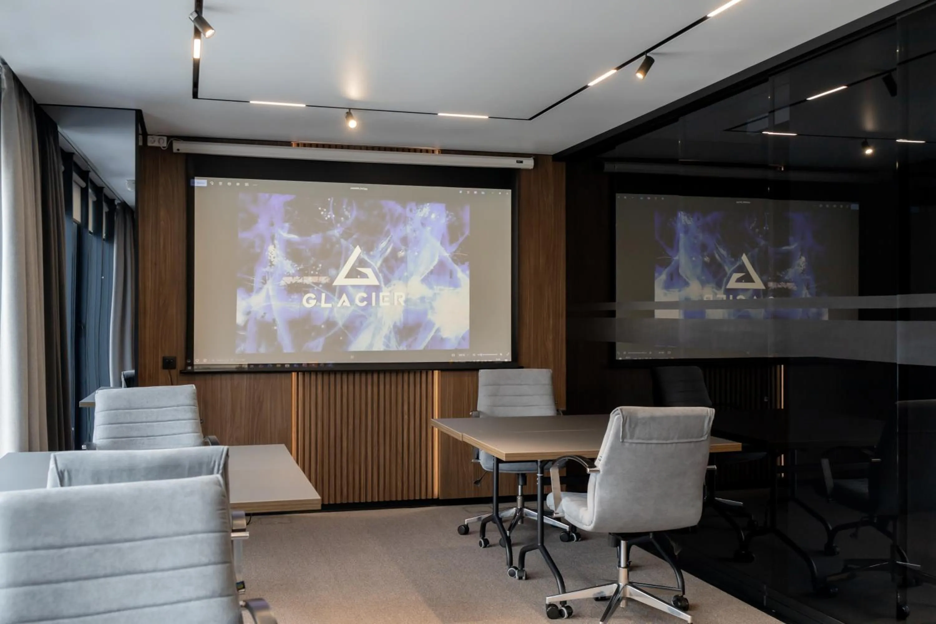 Meeting/conference room in Glacier Premium Apartments