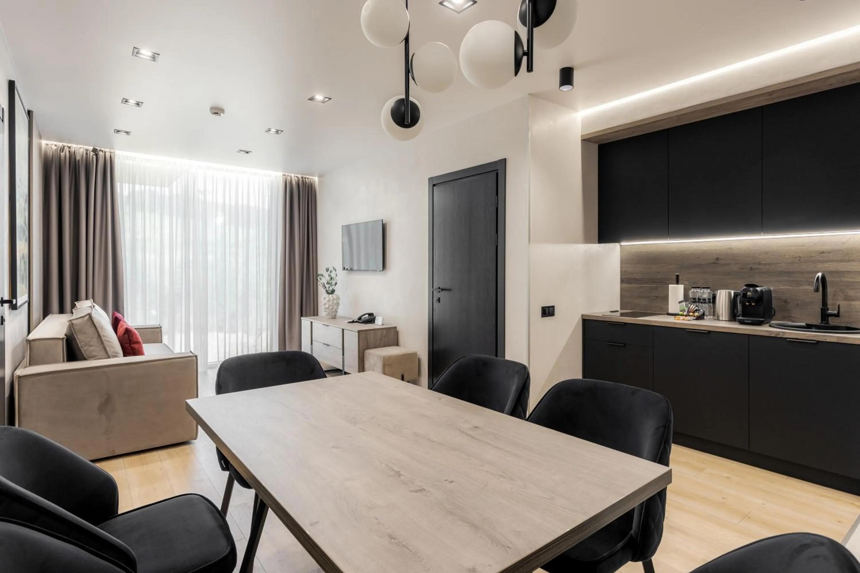 Dining area in Glacier Premium Apartments