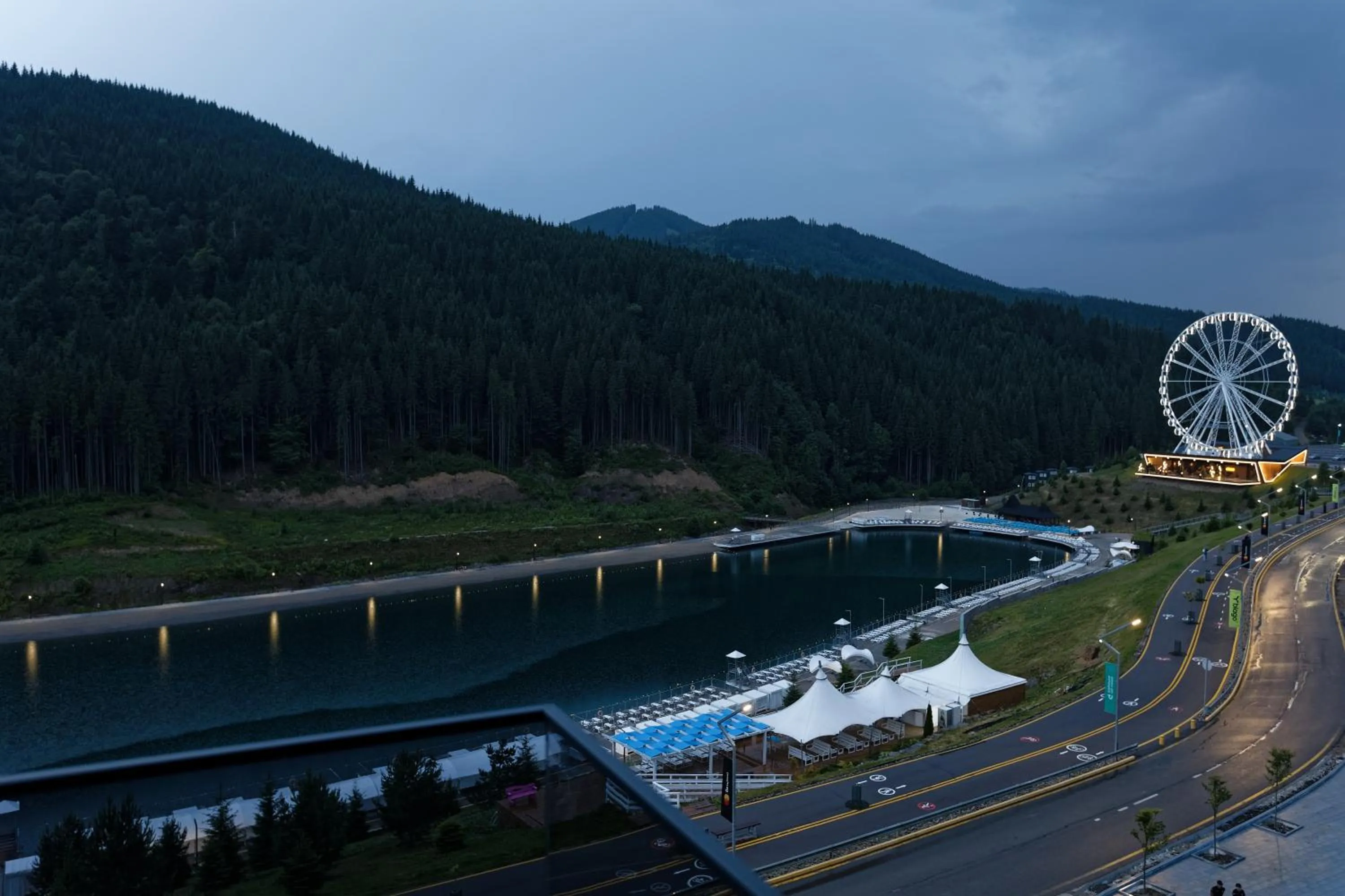 Lake view in Glacier Premium Apartments
