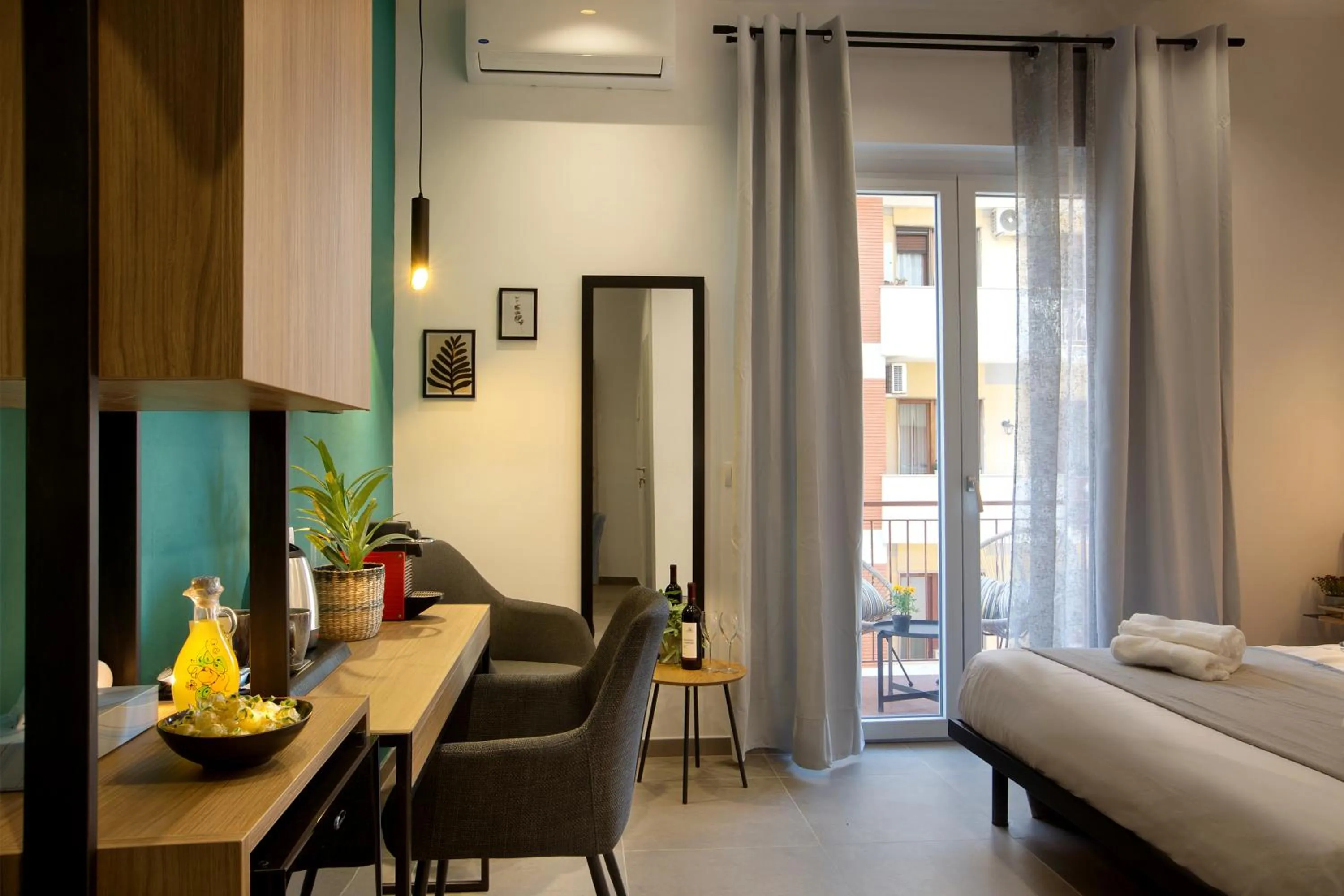 Bed in MARE FUORI ROOMS