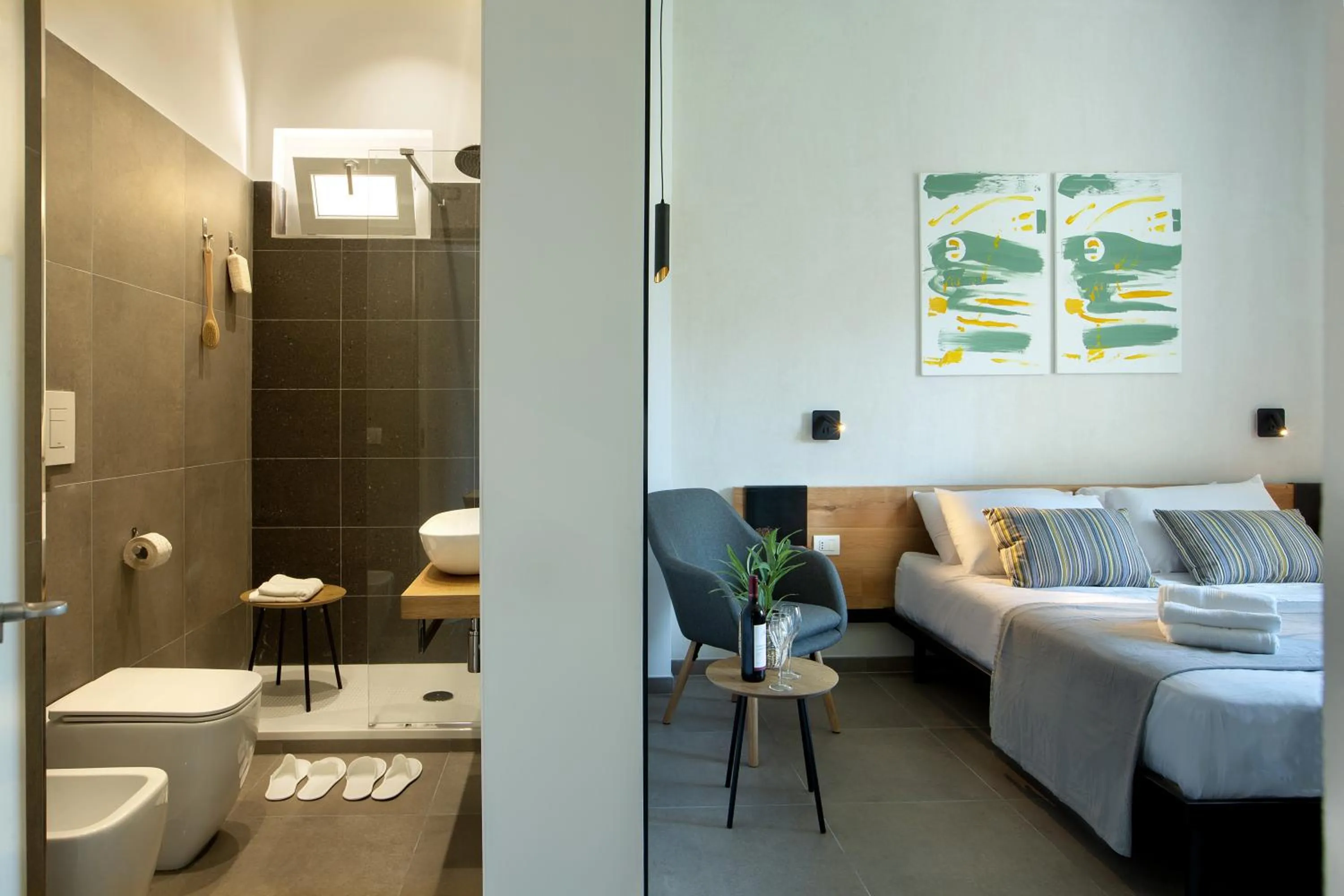 Bed in MARE FUORI ROOMS