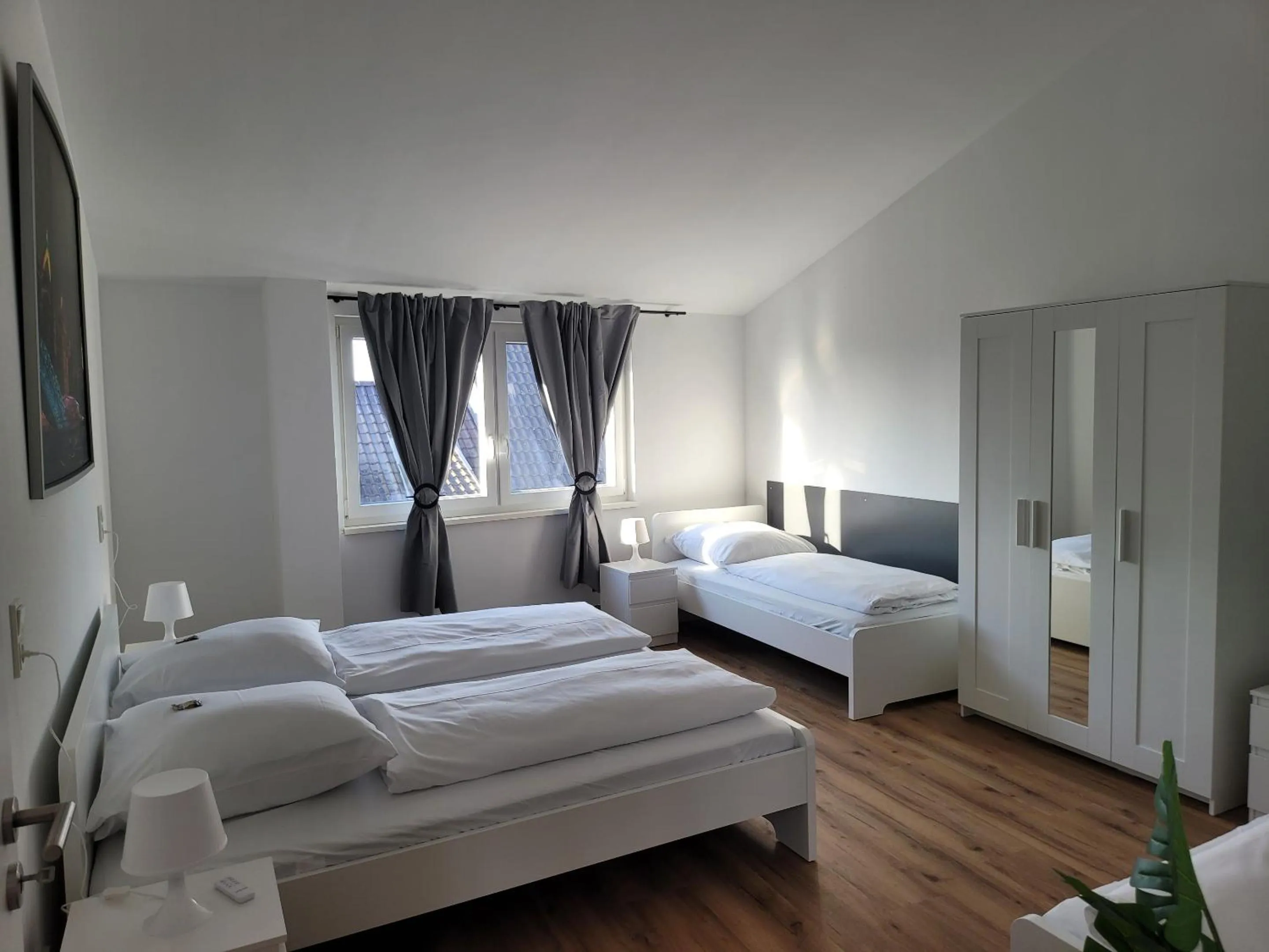 Bedroom, Bed in Dill-In