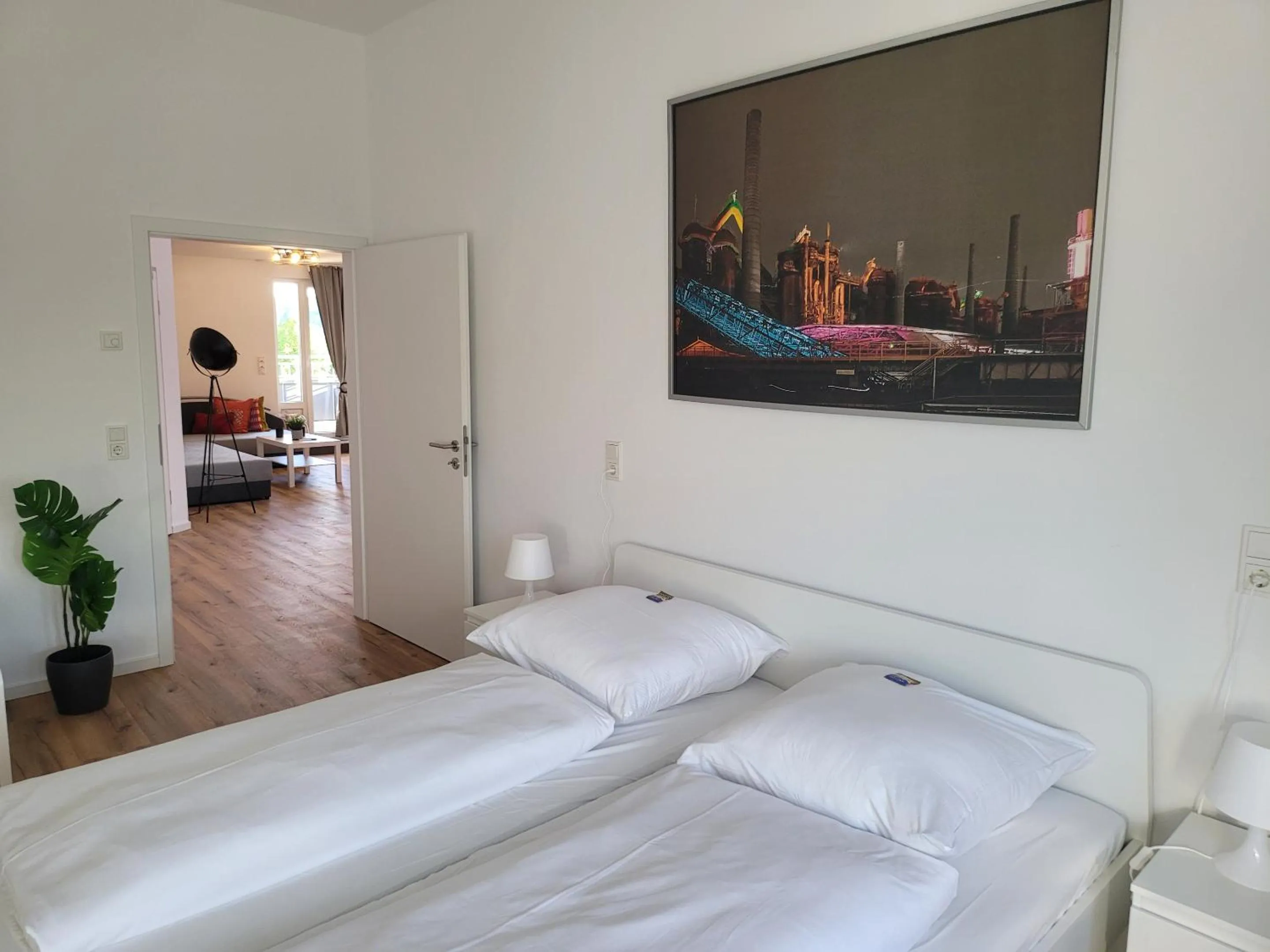 Bedroom, Bed in Dill-In