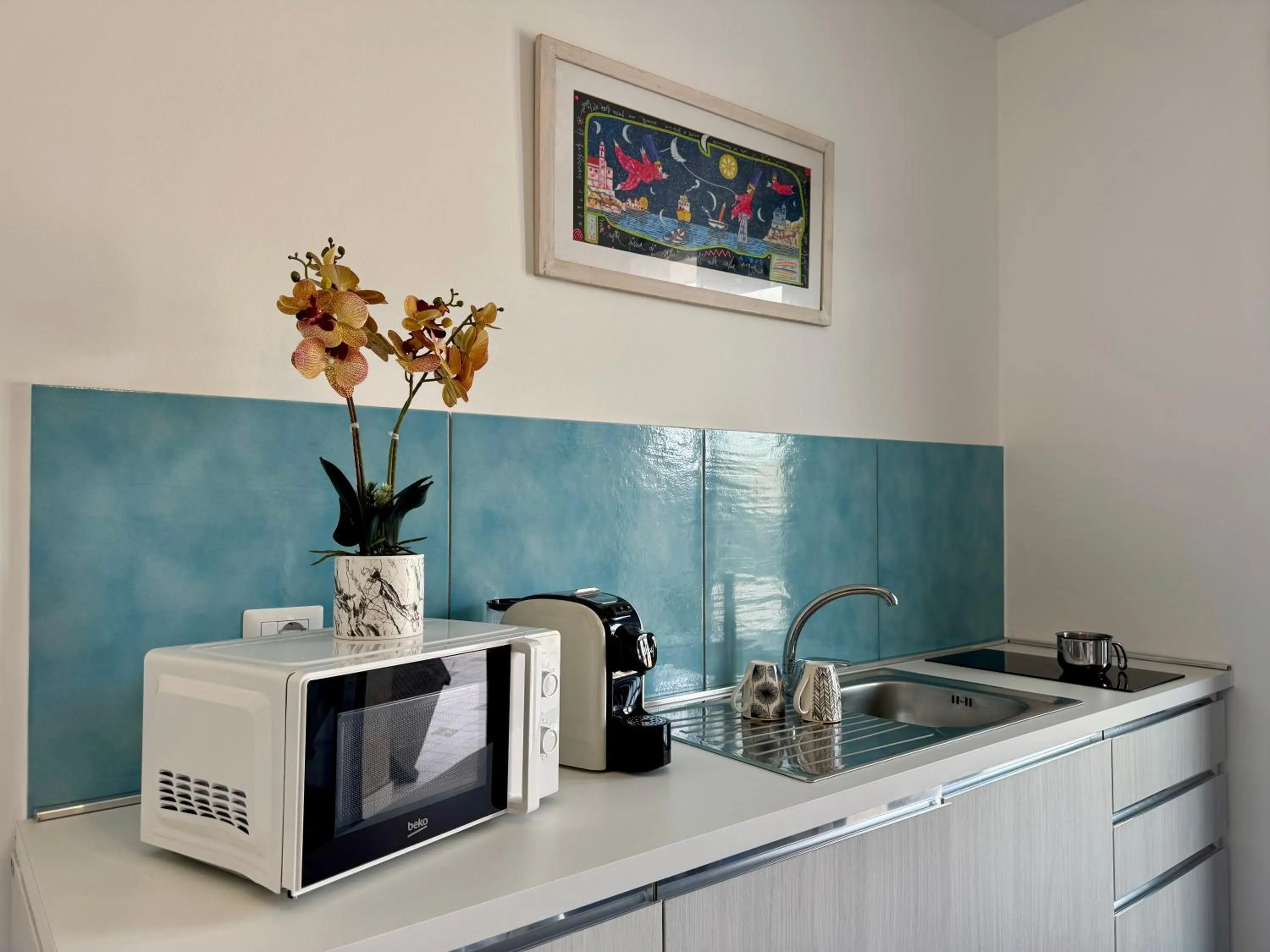 kitchen in Aurora View Resort