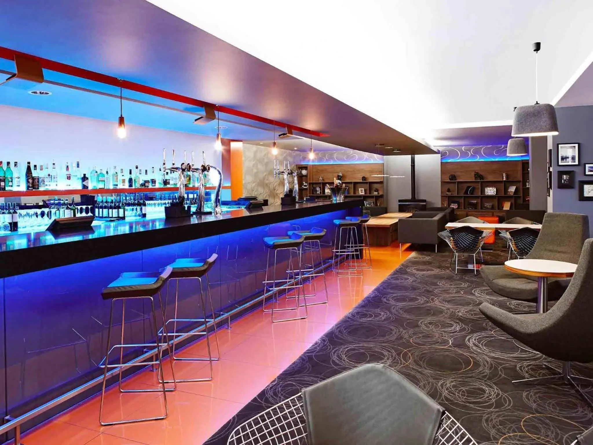 Lounge or bar in Novotel London Waterloo