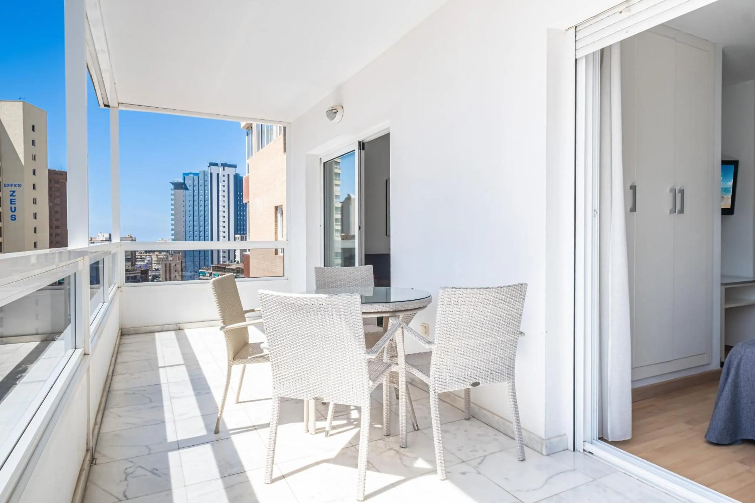 Day in Apartamentos Les Dunes Centro Levante Beach