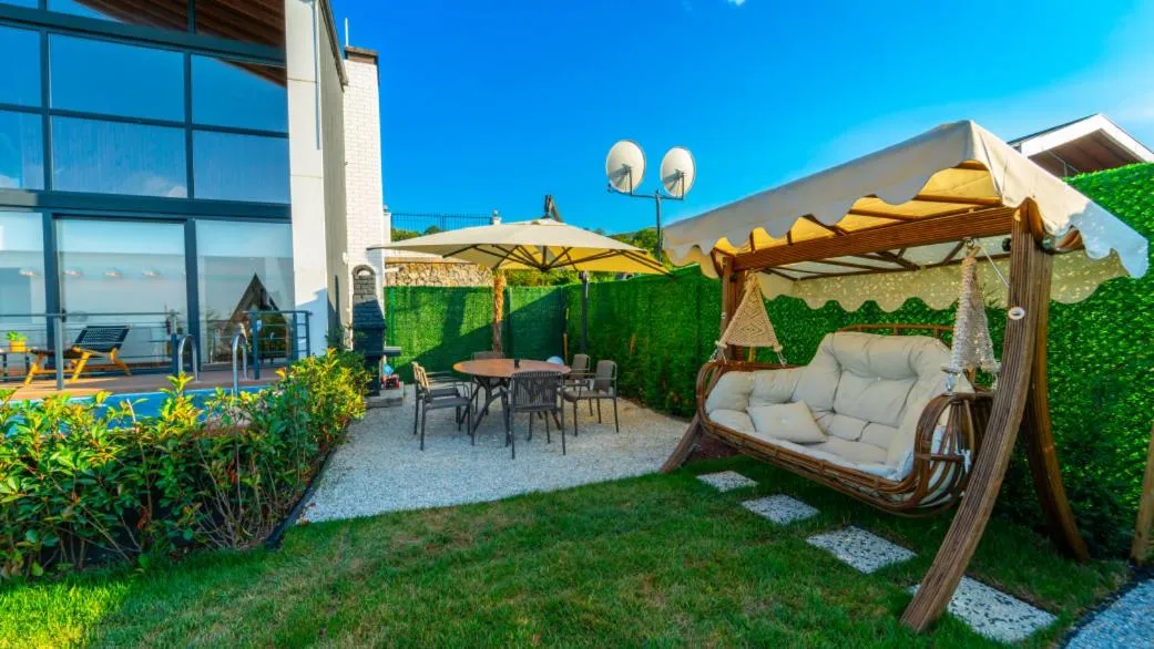 Patio in Trio Palazio Sapanca