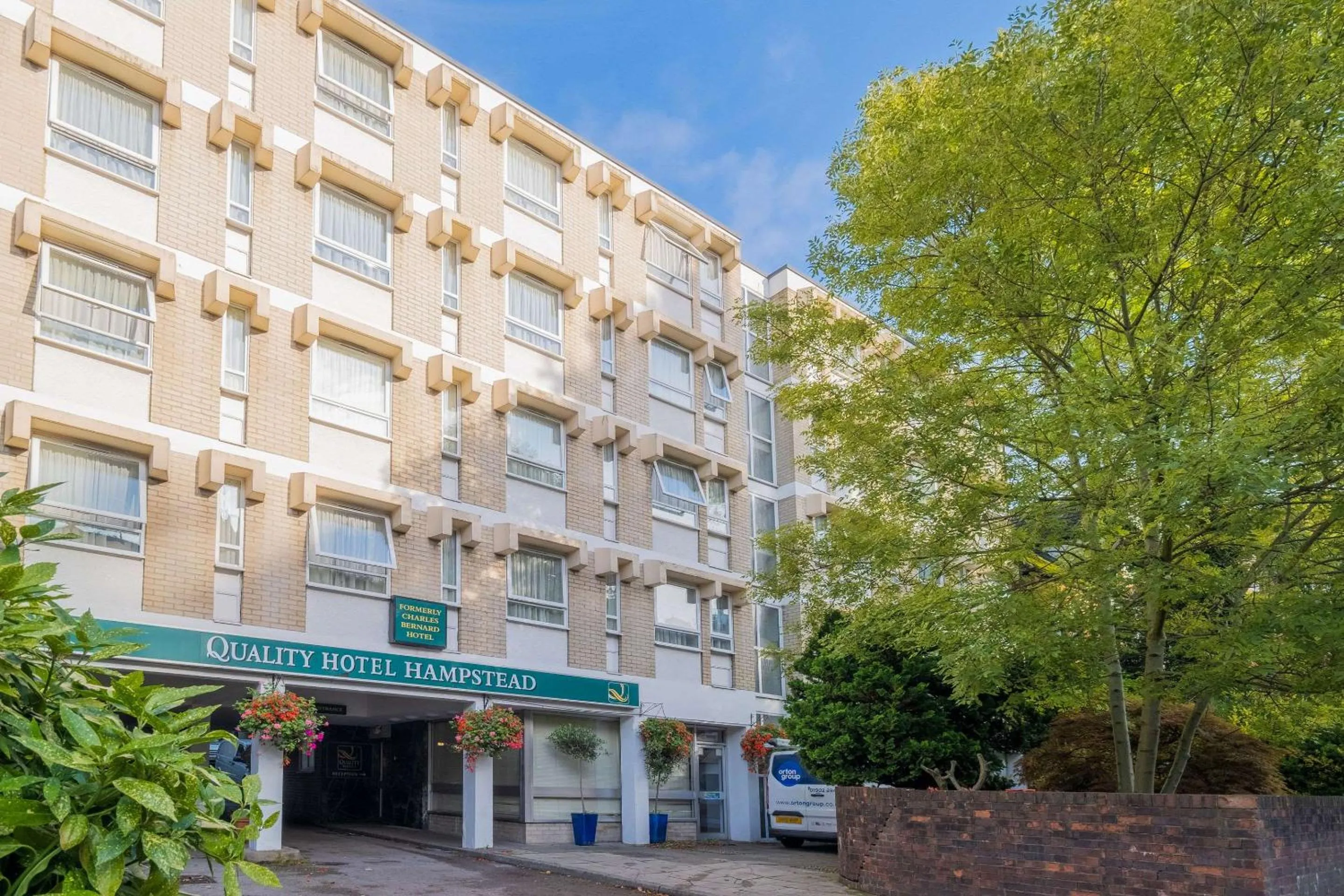 Property building in Quality Hotel Hampstead