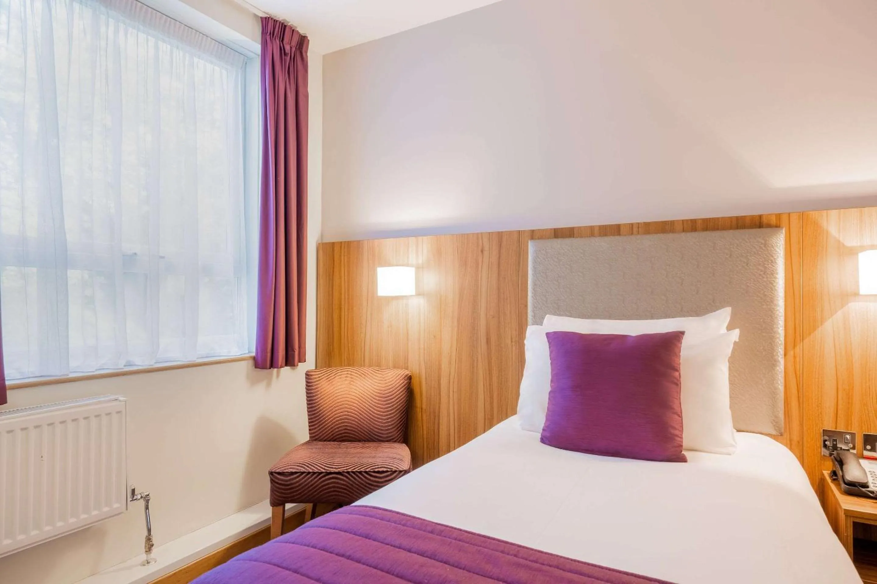 Bedroom, Bed in Quality Hotel Hampstead