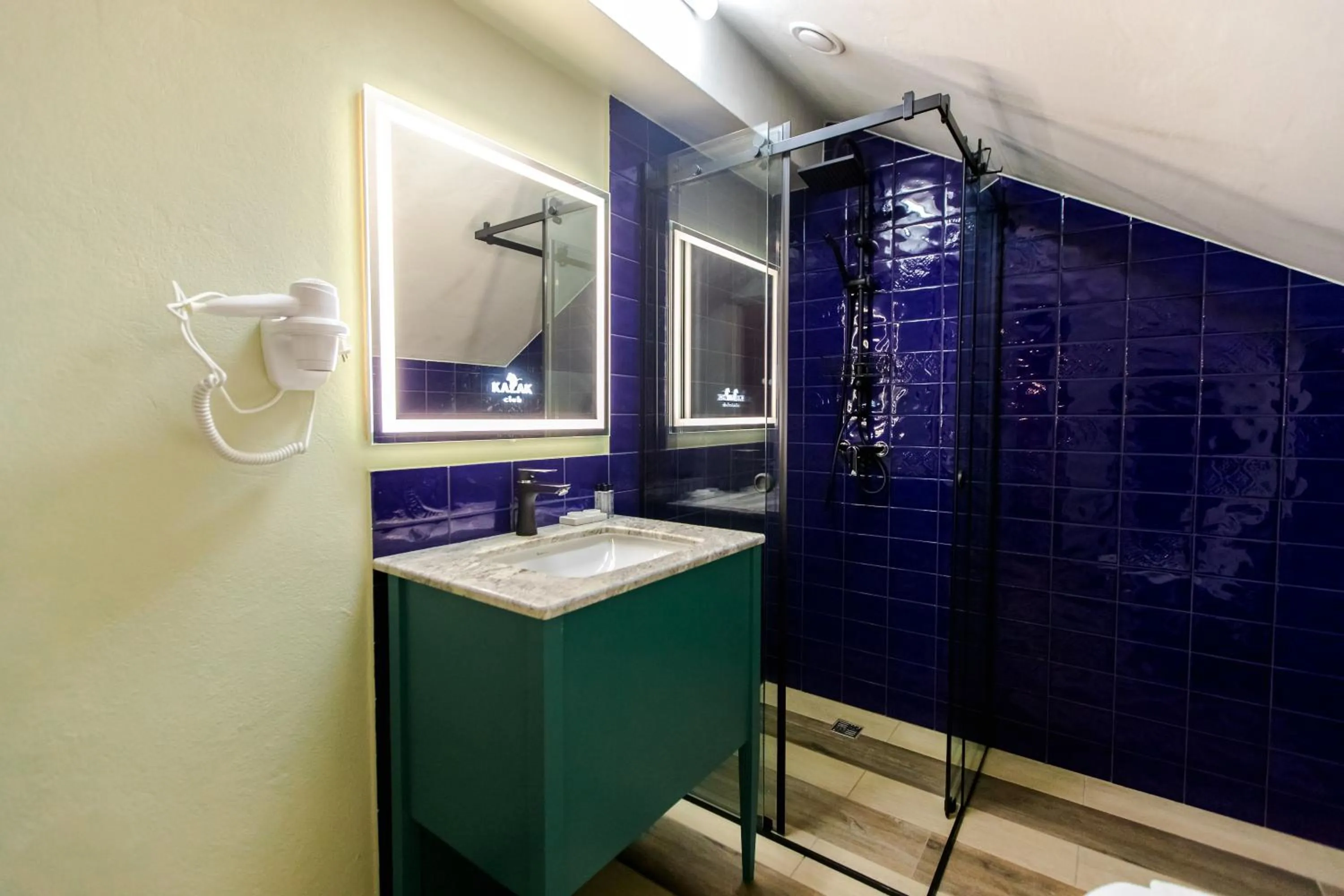 Shower in Hotel Kazak Club