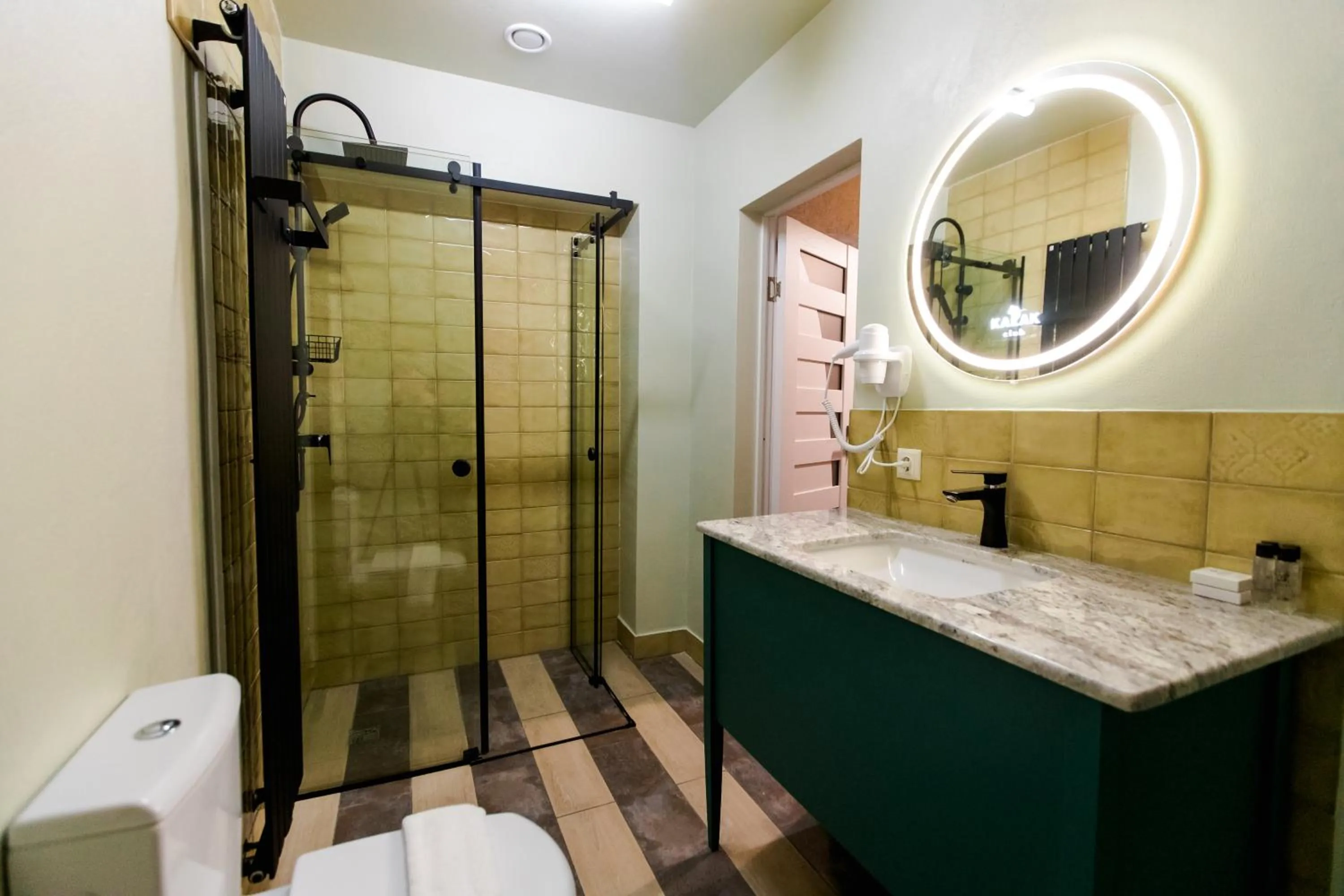 Shower in Hotel Kazak Club