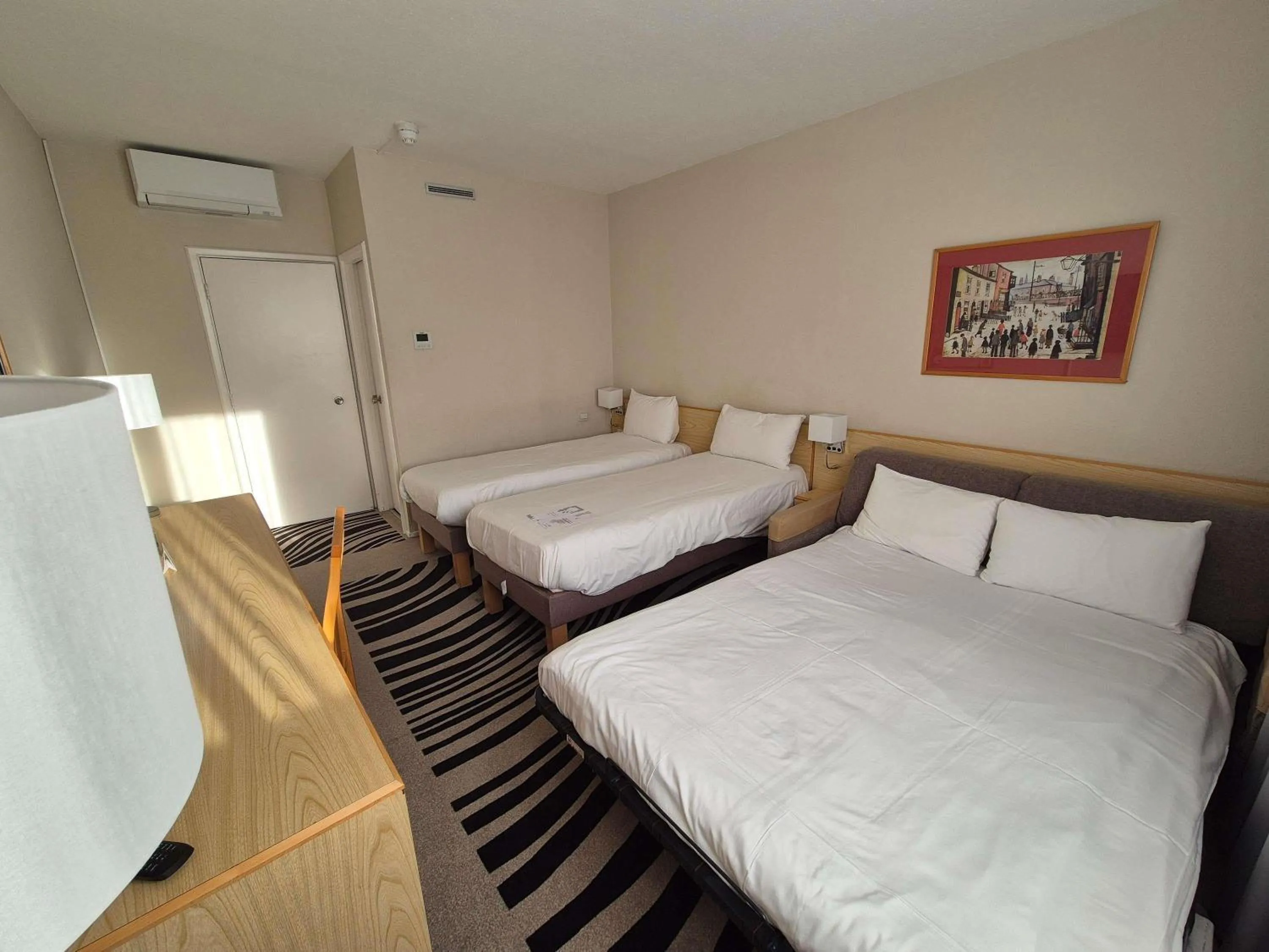 Bedroom, Bed in Novotel Manchester West