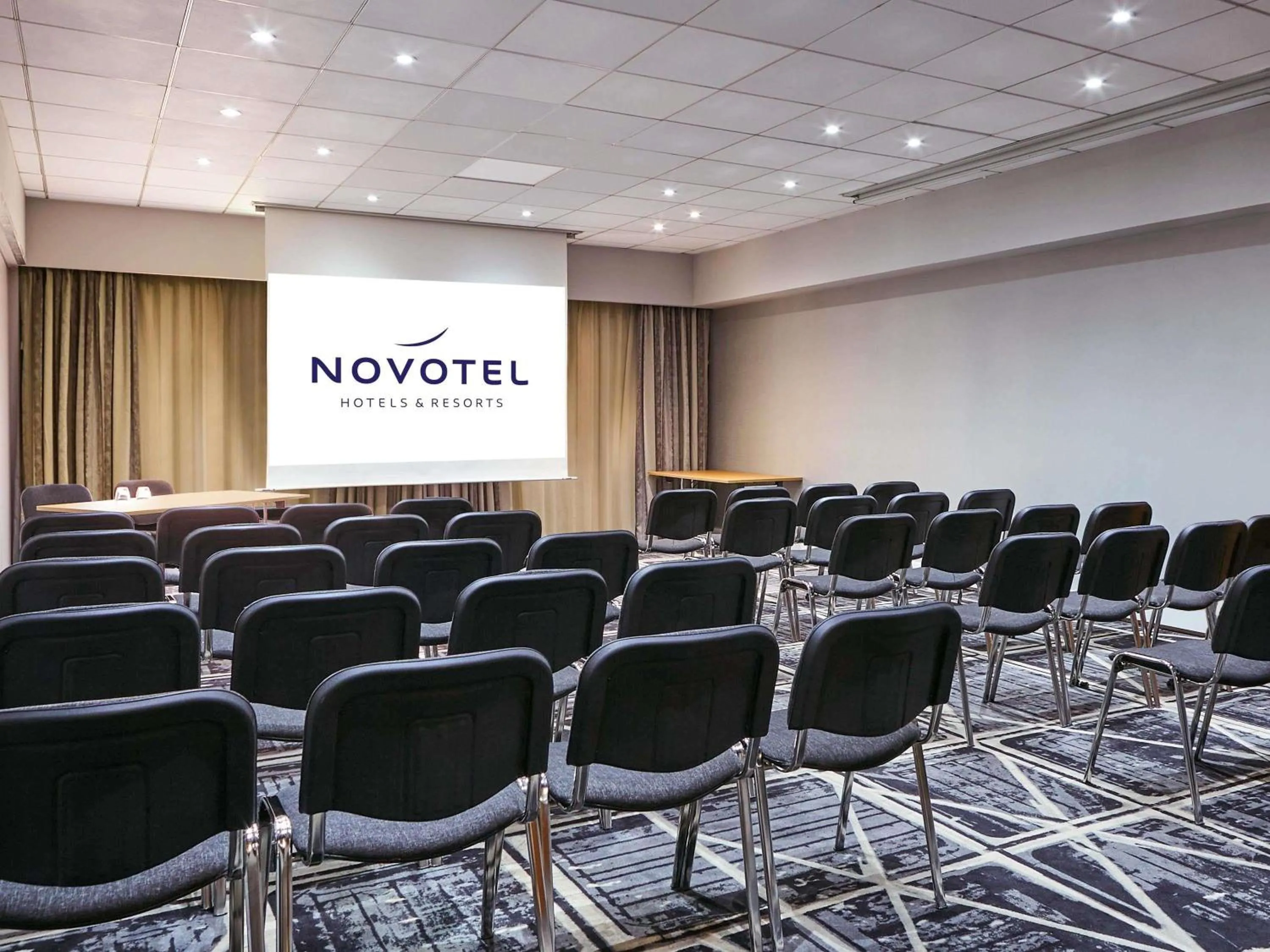 Meeting/conference room in Novotel Manchester West