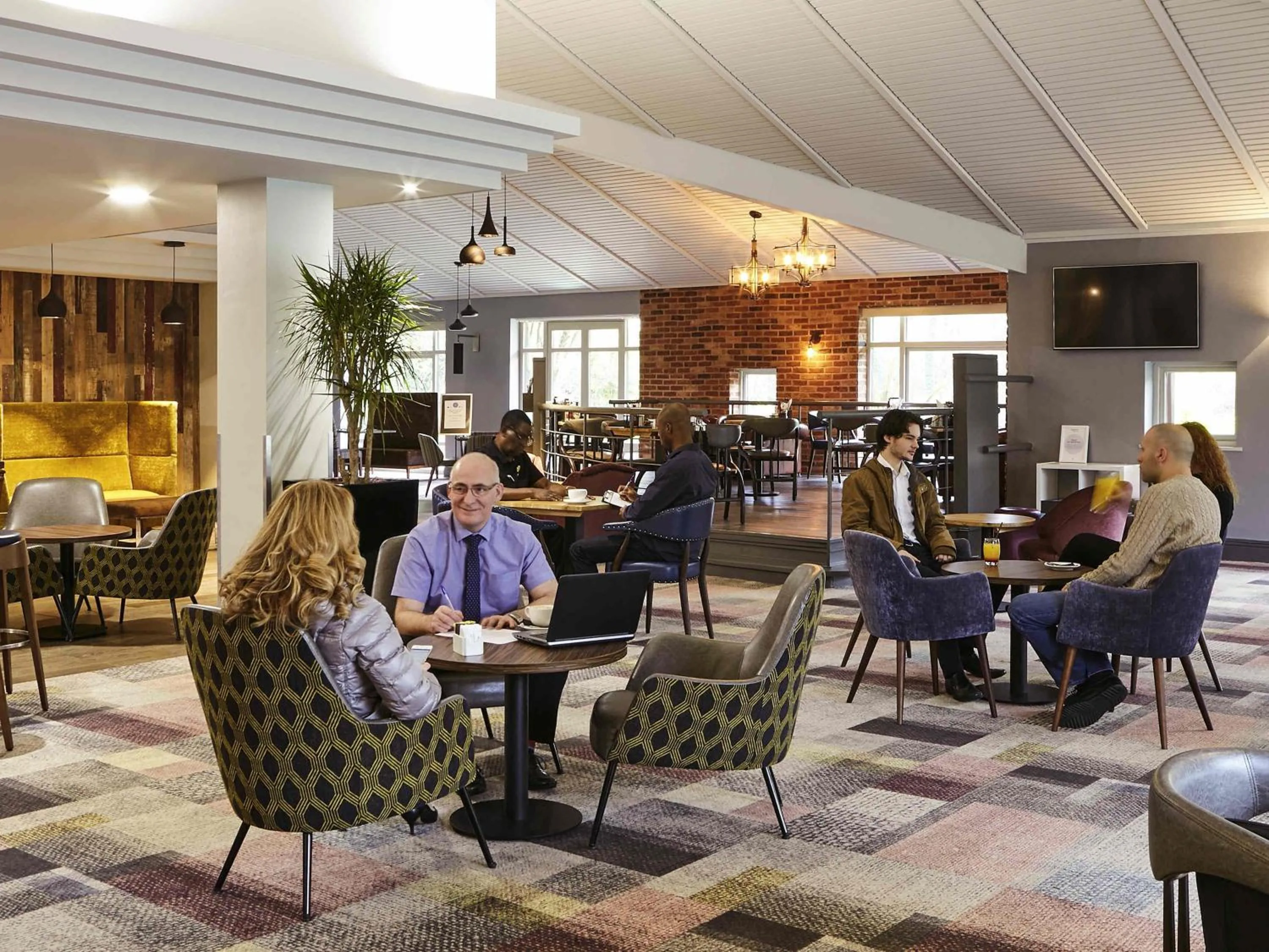 Lounge or bar in Novotel Manchester West