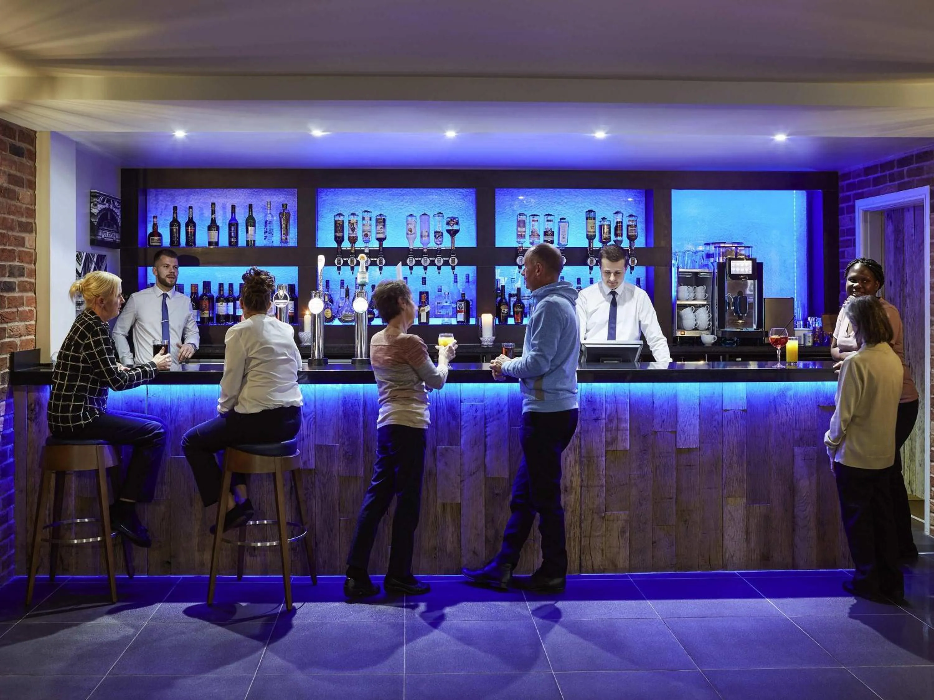 Lounge or bar in Novotel Manchester West
