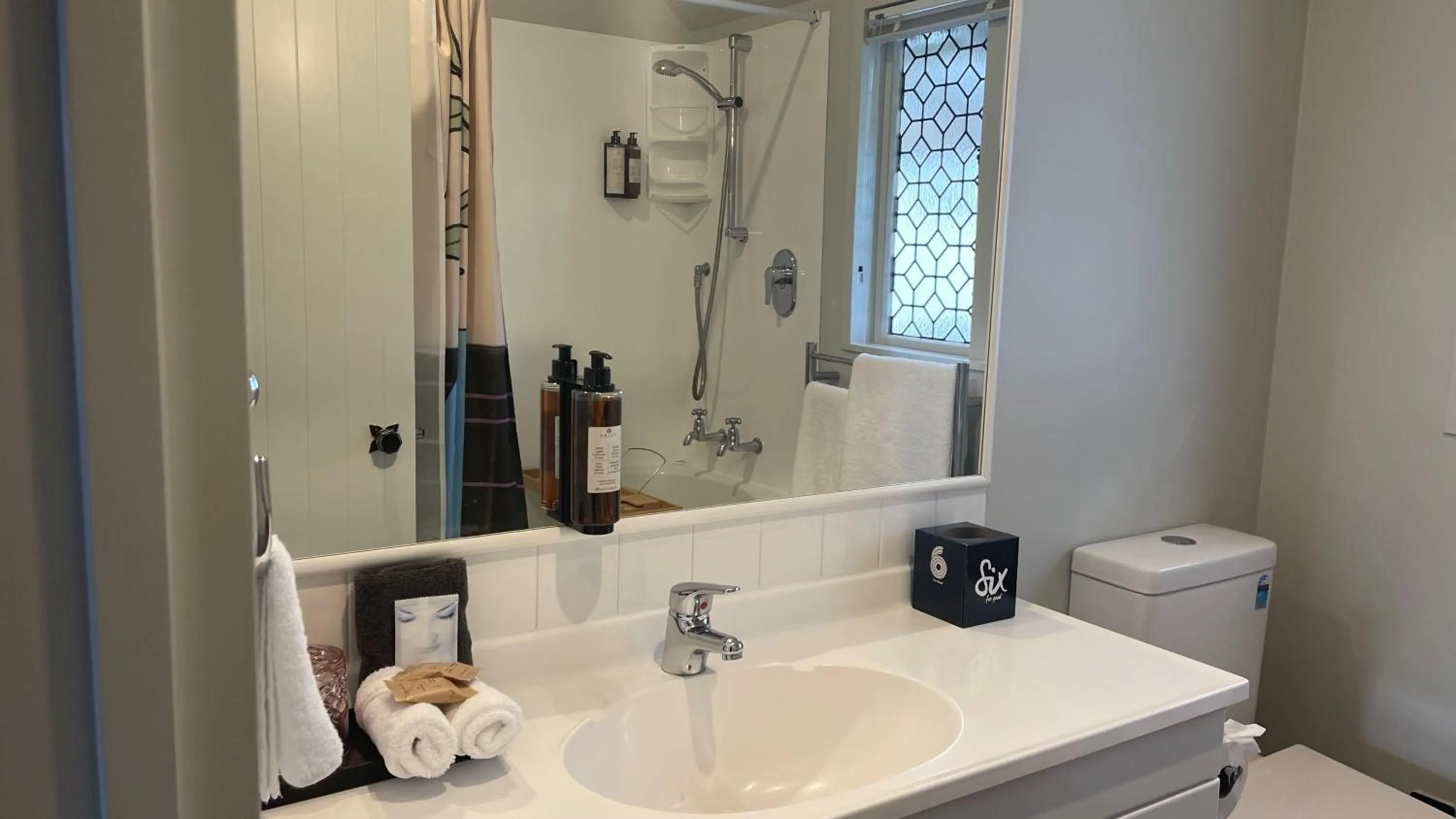 Shower in The Elmwood Motel