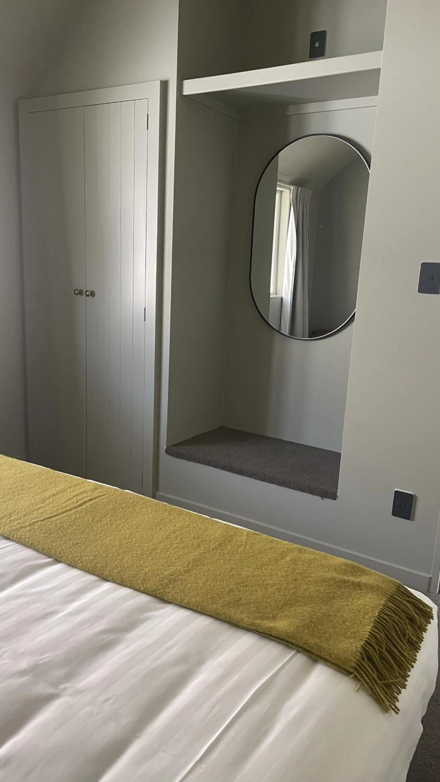 Bedroom, Bed in The Elmwood Motel