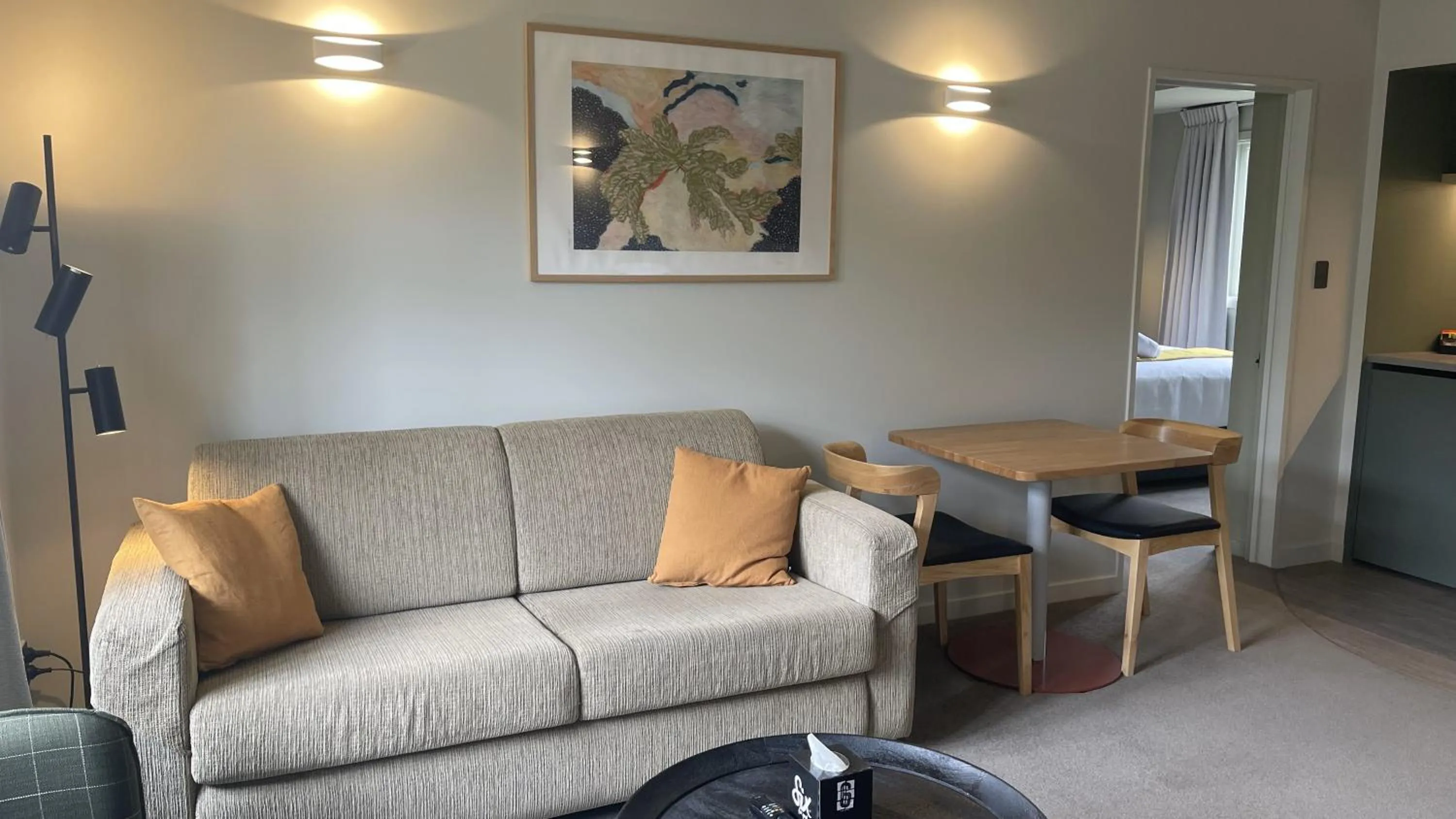 Living room in The Elmwood Motel