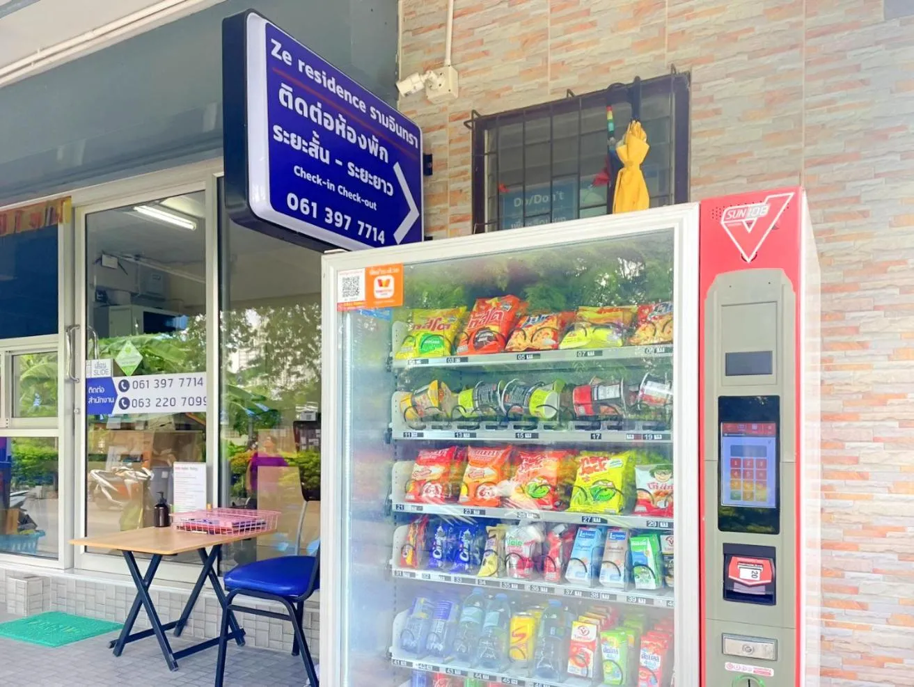 vending machine in Ze Residence Ramintra