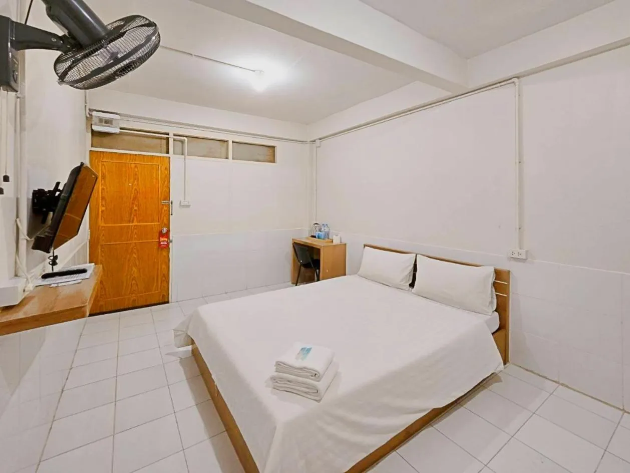 Bed in Ze Residence Ramintra