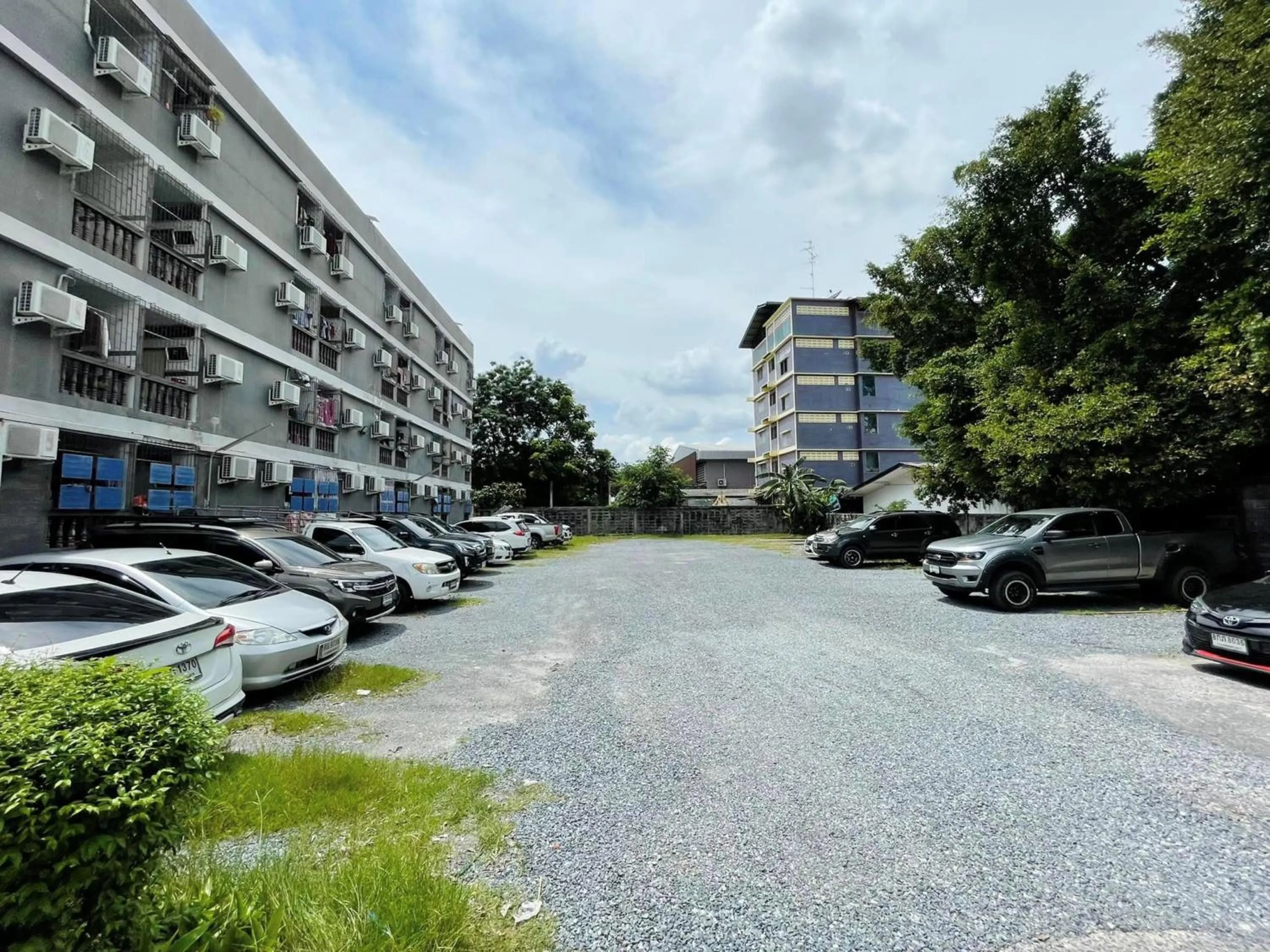 Property building in Ze Residence Ramintra