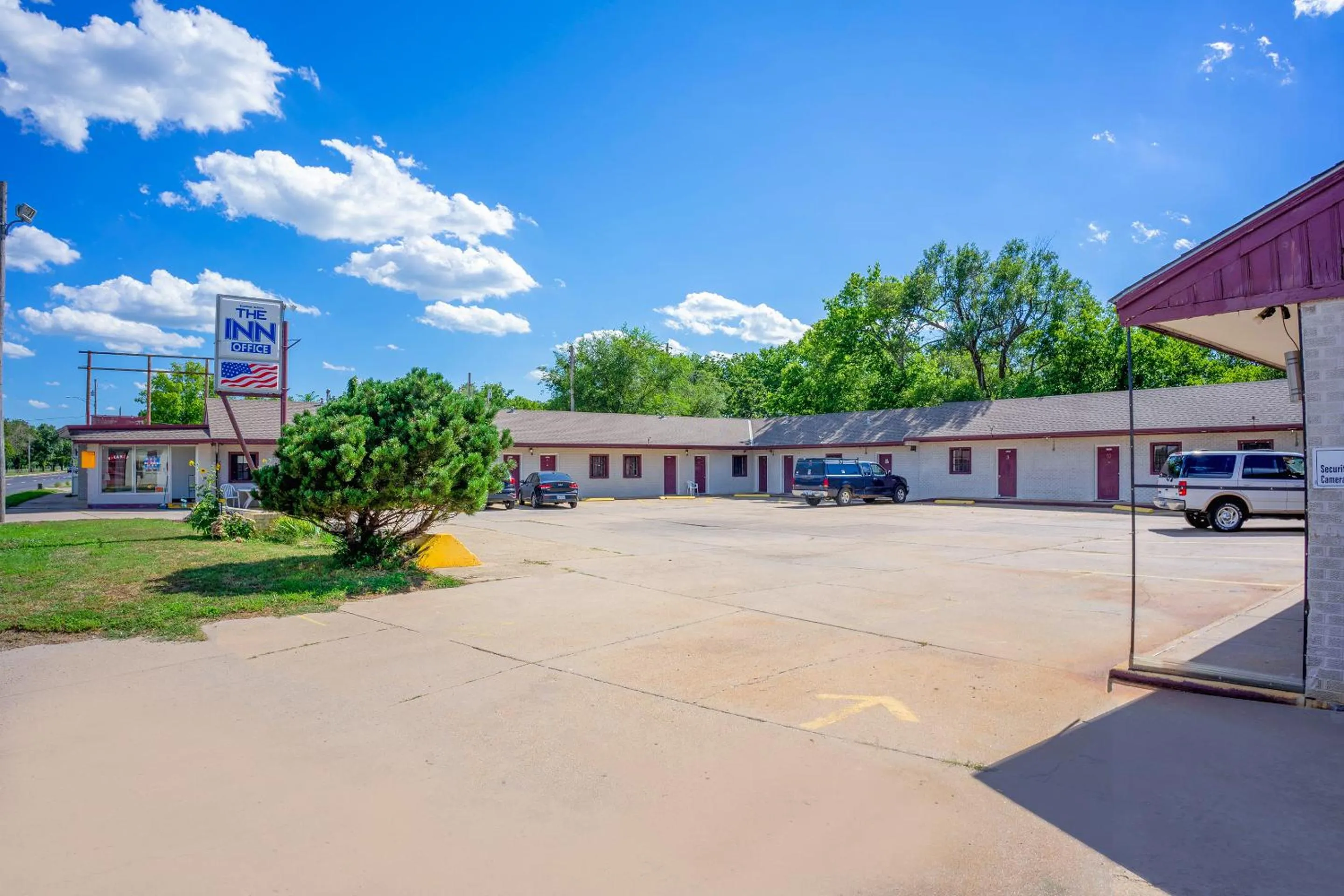 Parking in The Inn By OYO El Dorado Lake