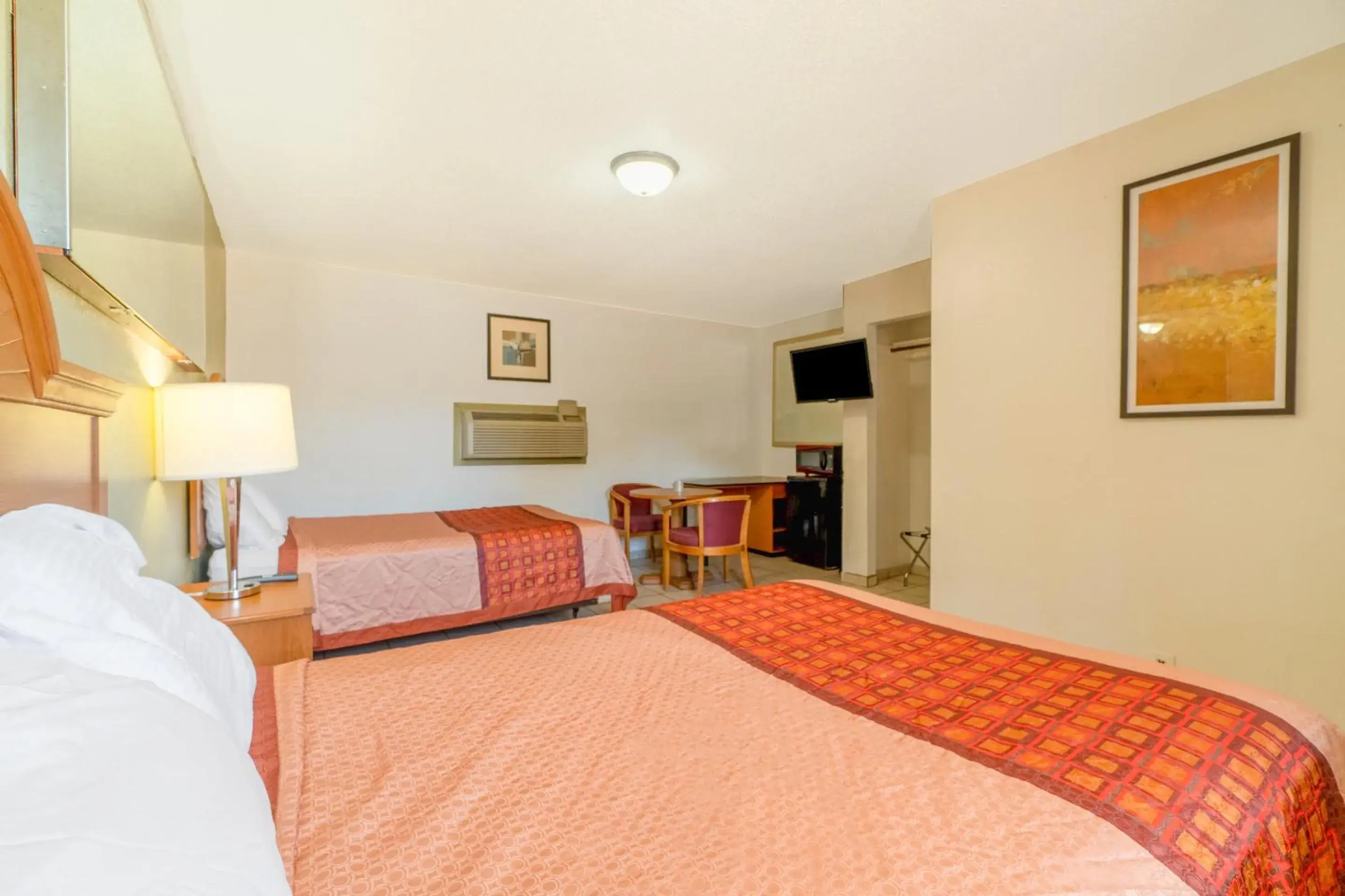 2 Queen Beds Non-Smoking in The Inn By OYO El Dorado Lake 2 Queen Beds Non-Smoking in The Inn By OYO El Dorado Lake