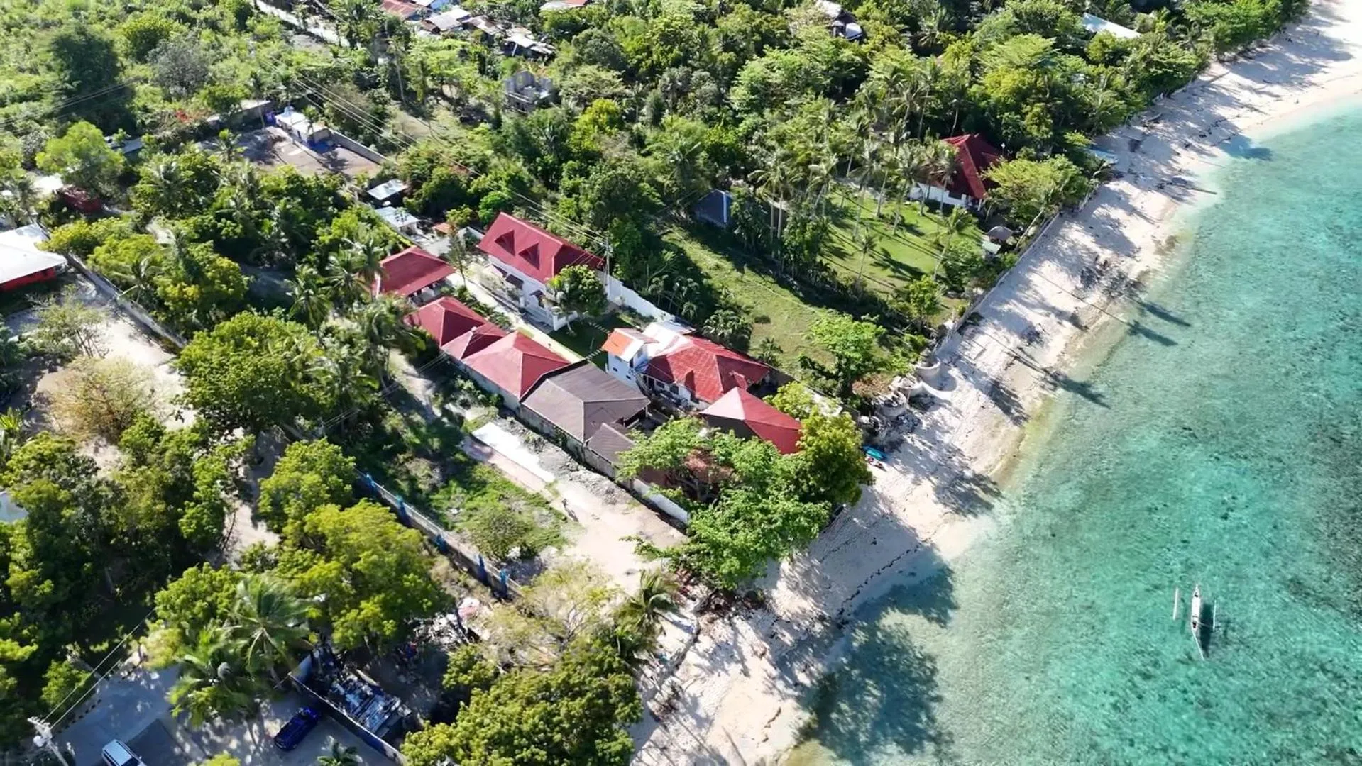 Bluewaves Resort - Basdaku by Hiverooms