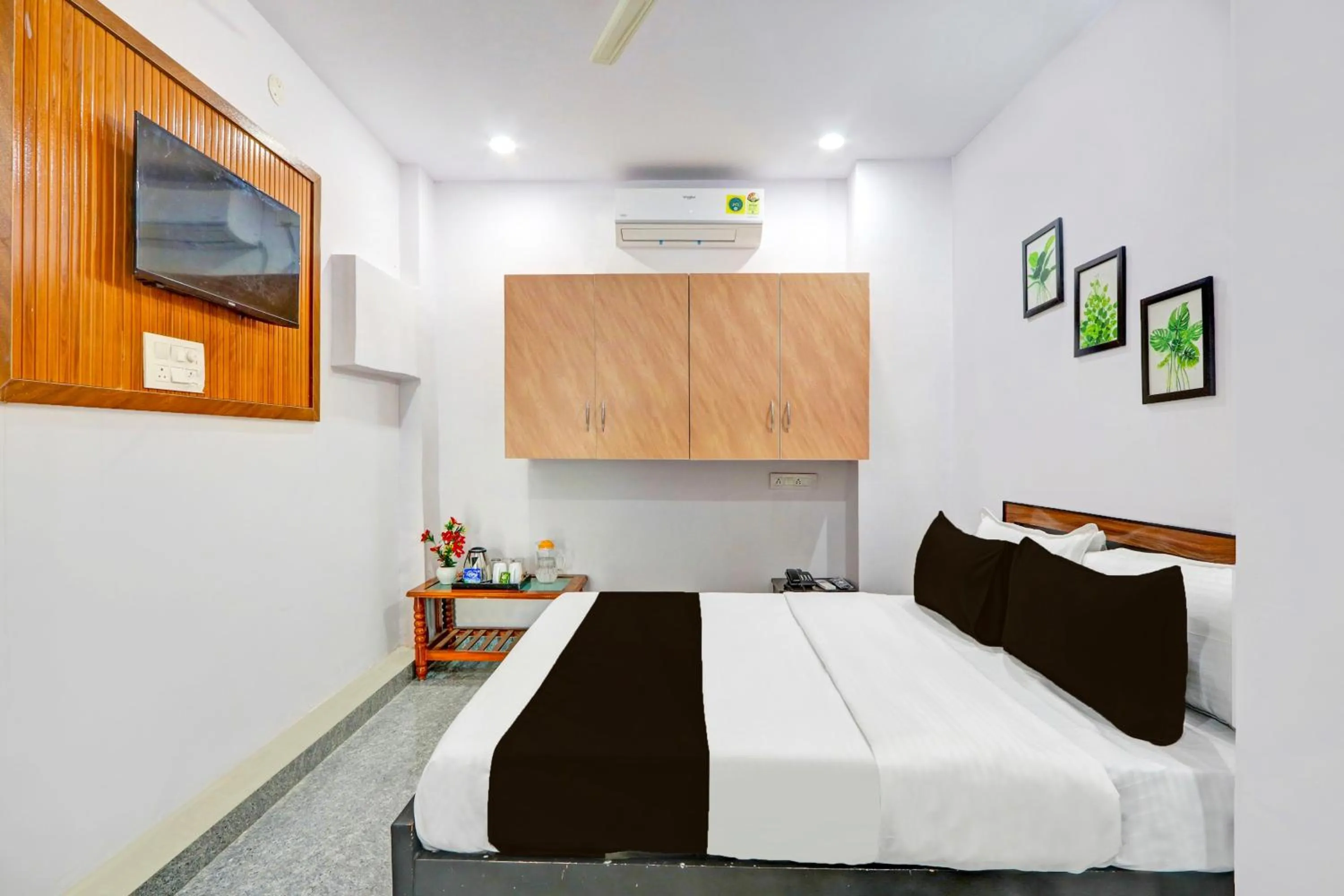 Bedroom, Bed in Super Hotel O Karmanghat Near TKR khaman