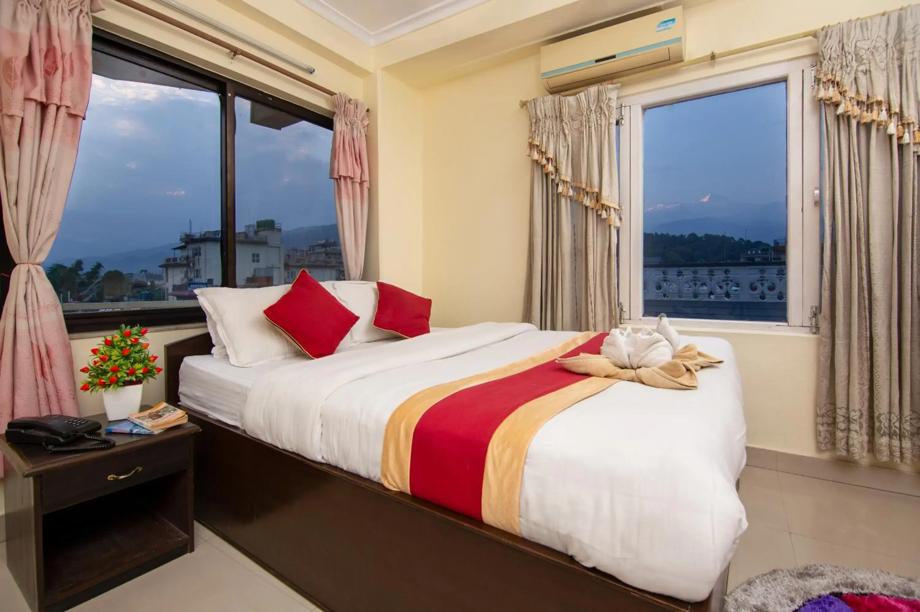 Deluxe Double Room with Balcony in Hotel Nomad Inn Deluxe Double Room with Balcony in Hotel Nomad Inn