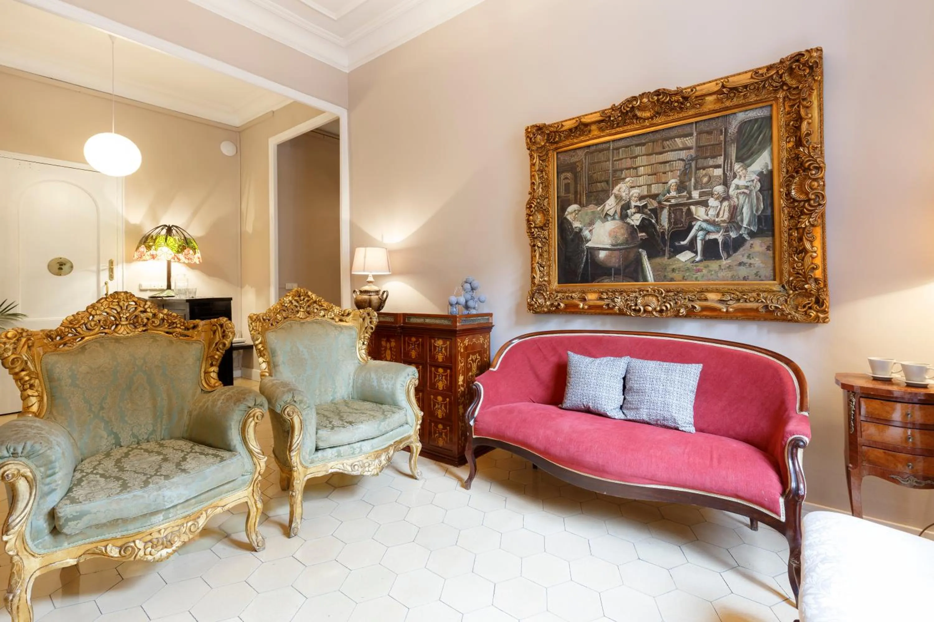 Communal lounge/ TV room in AinB B&B Born-Via Laietana