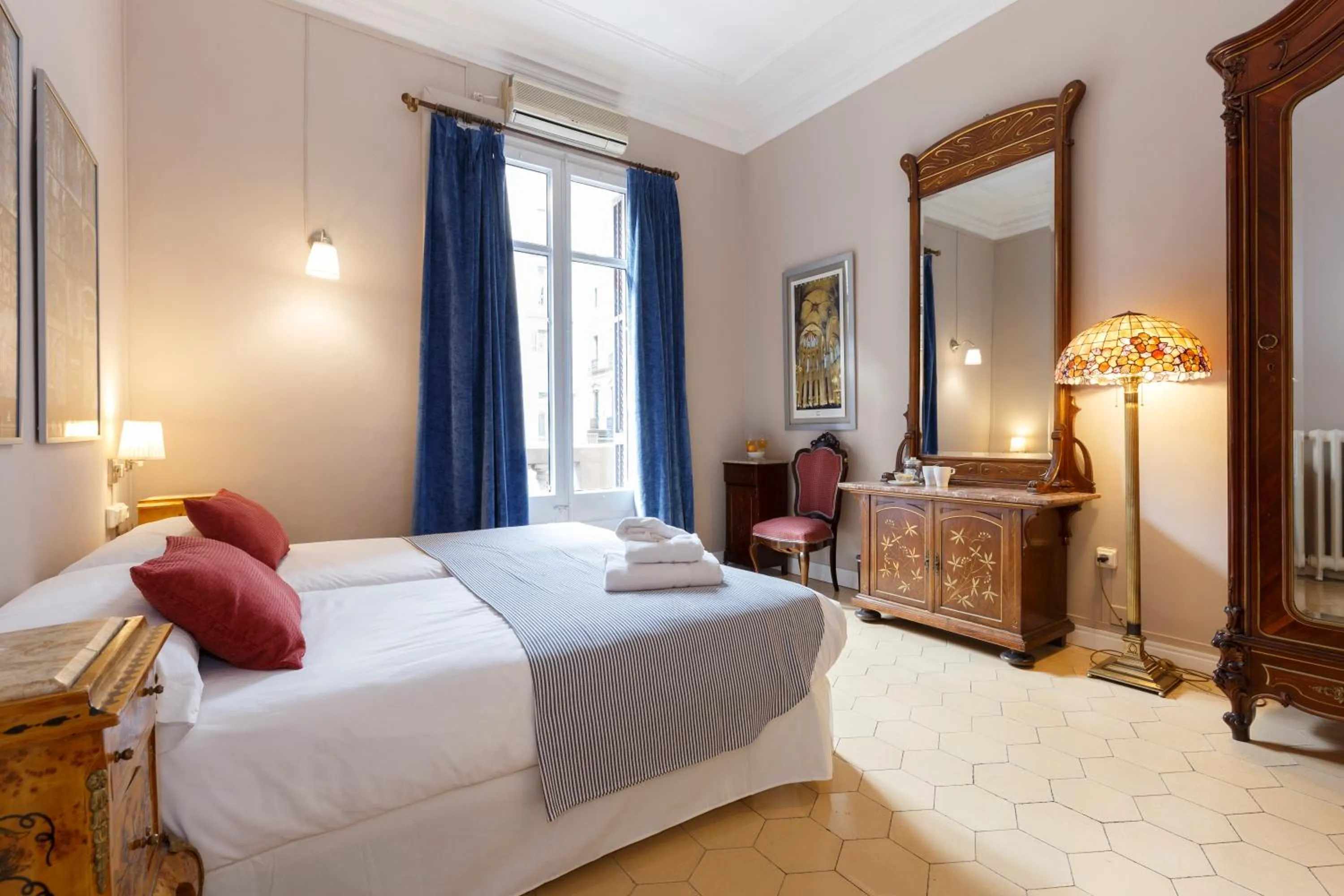 Bedroom, Bed in AinB B&B Born-Via Laietana