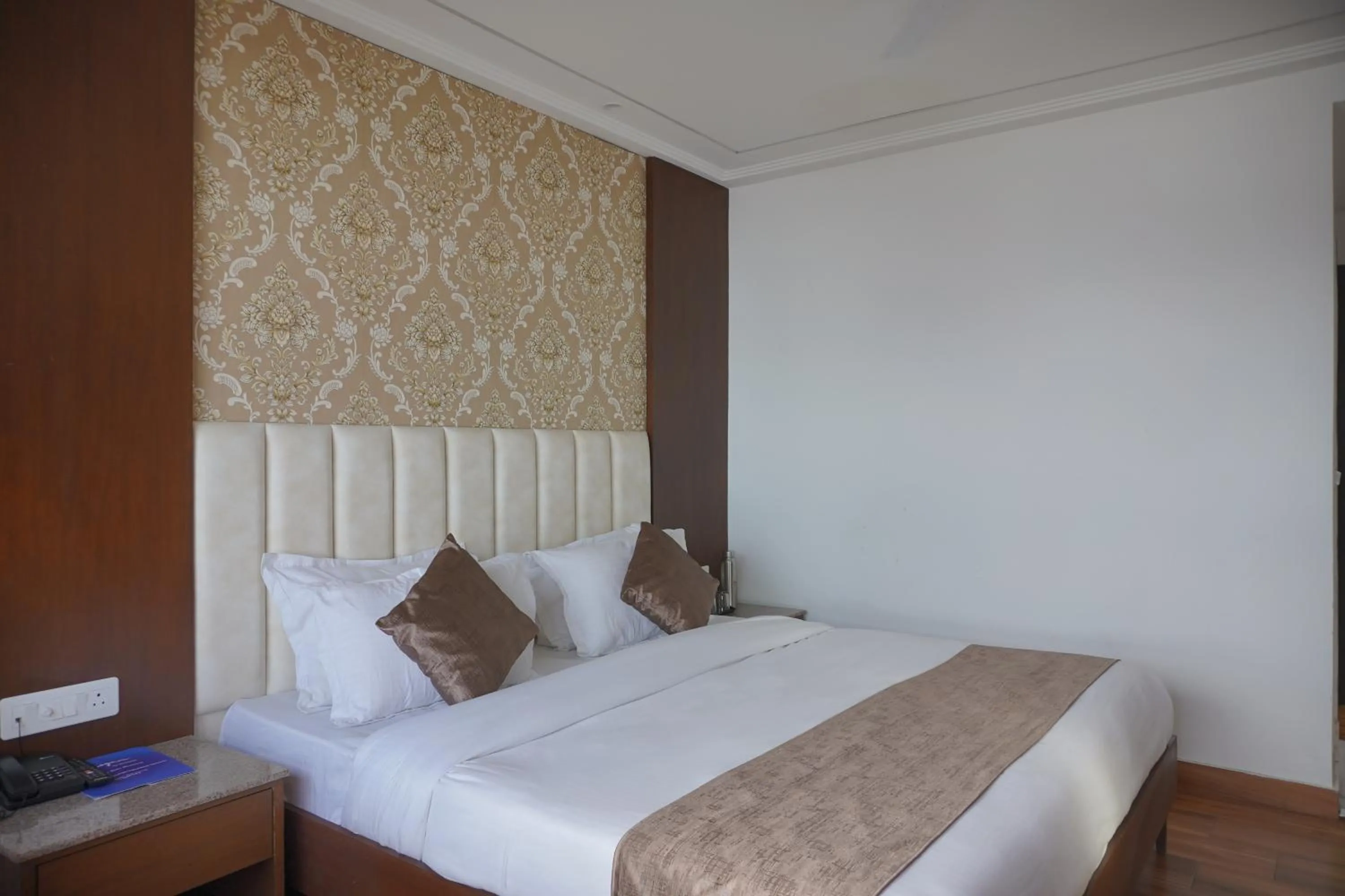 Photo of the whole room, Bed in Sangam by Stotrak, Jhula Ghar Mussoorie