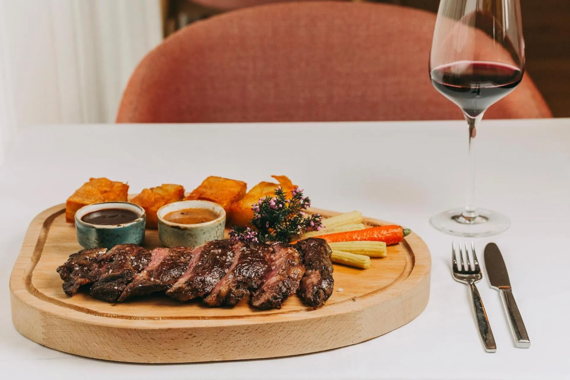 Restaurant/places to eat in Estrela Serenity - Resort