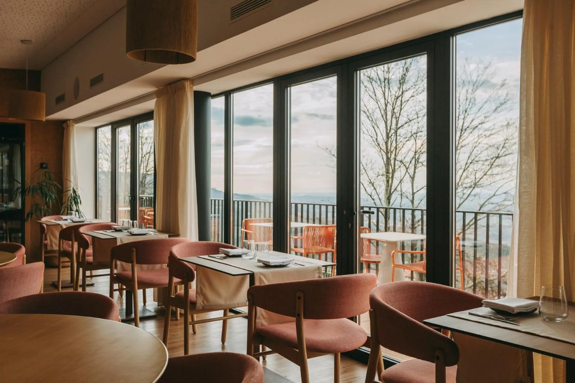 Restaurant/places to eat in Estrela Serenity - Resort