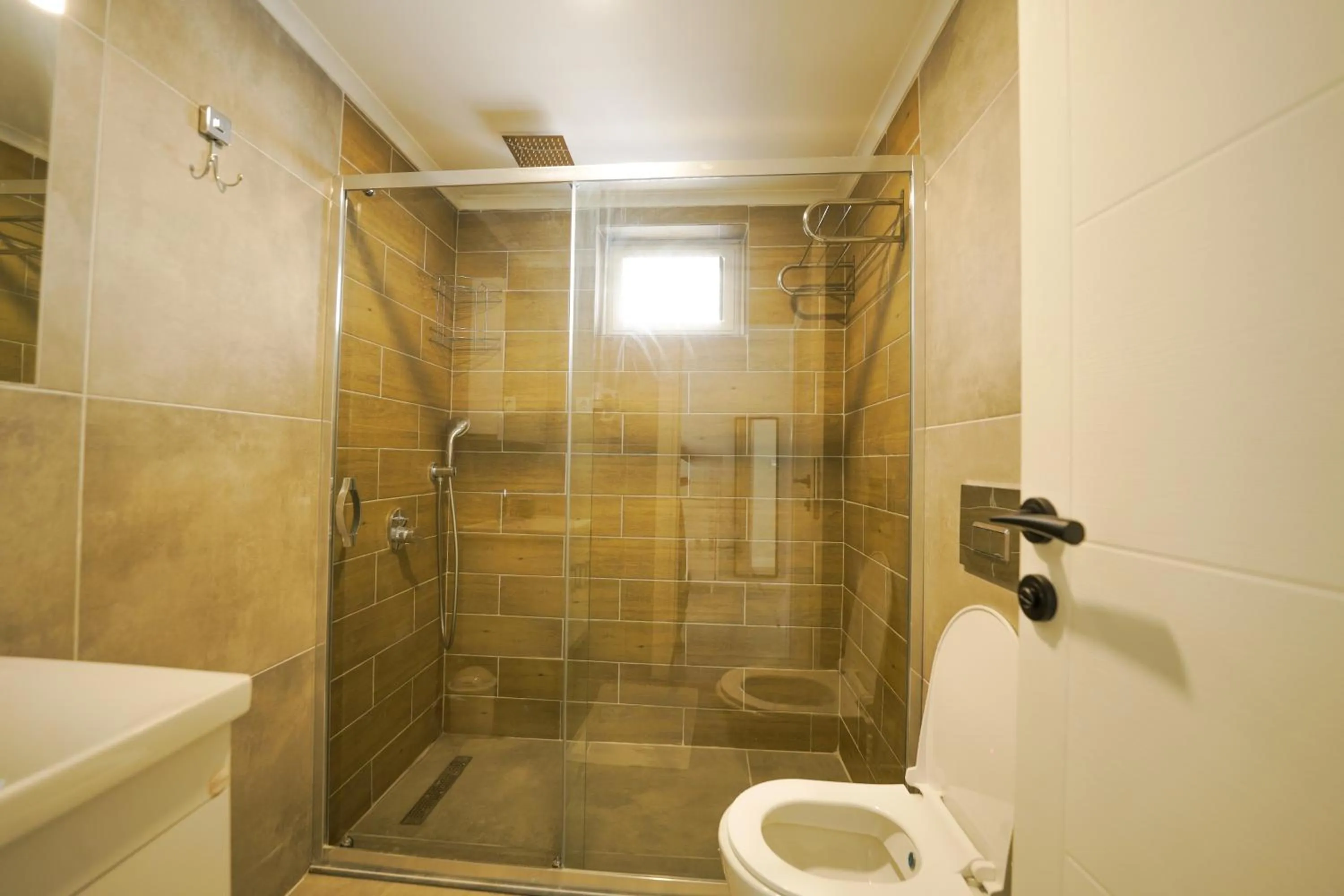 Shower in Han Apart Hotel Side