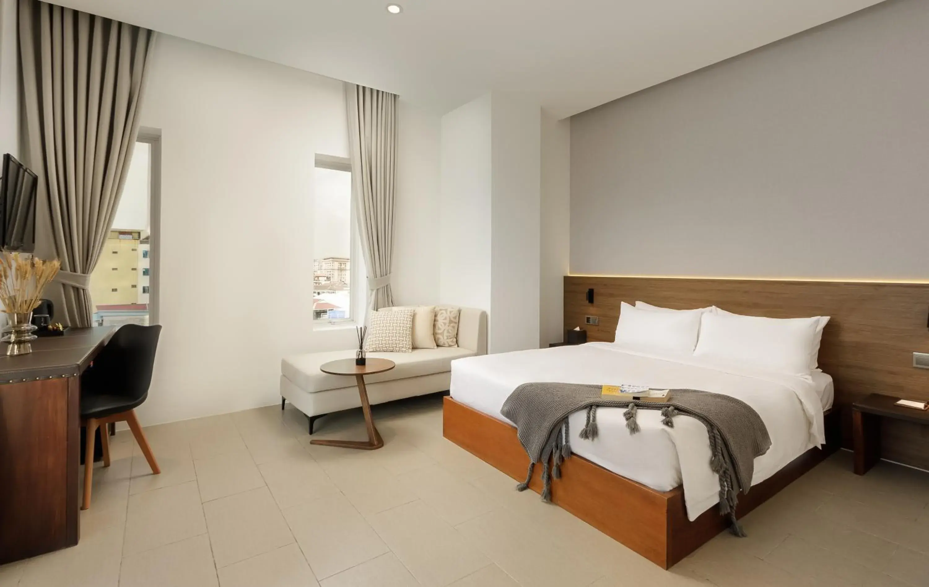 Deluxe Double Room in WH Hotel 310 Deluxe Double Room in WH Hotel 310