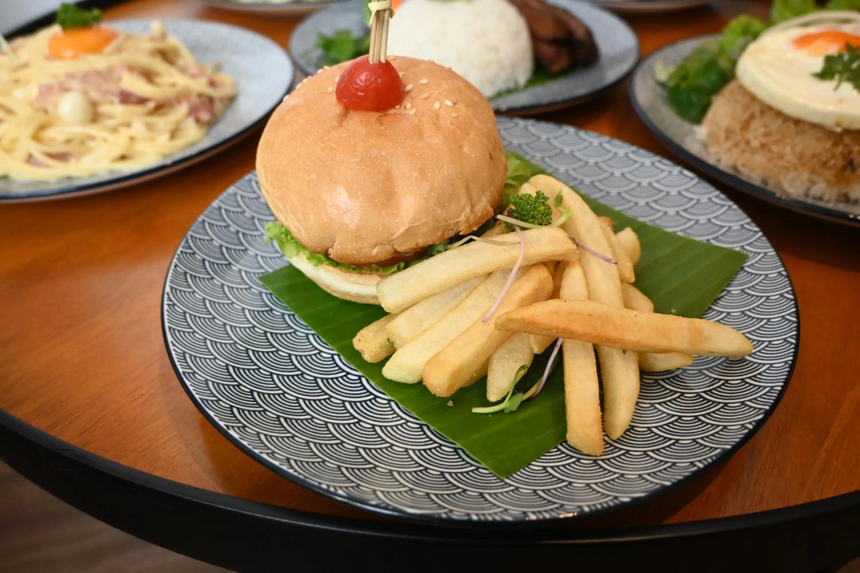 Restaurant/places to eat in WH Hotel 310