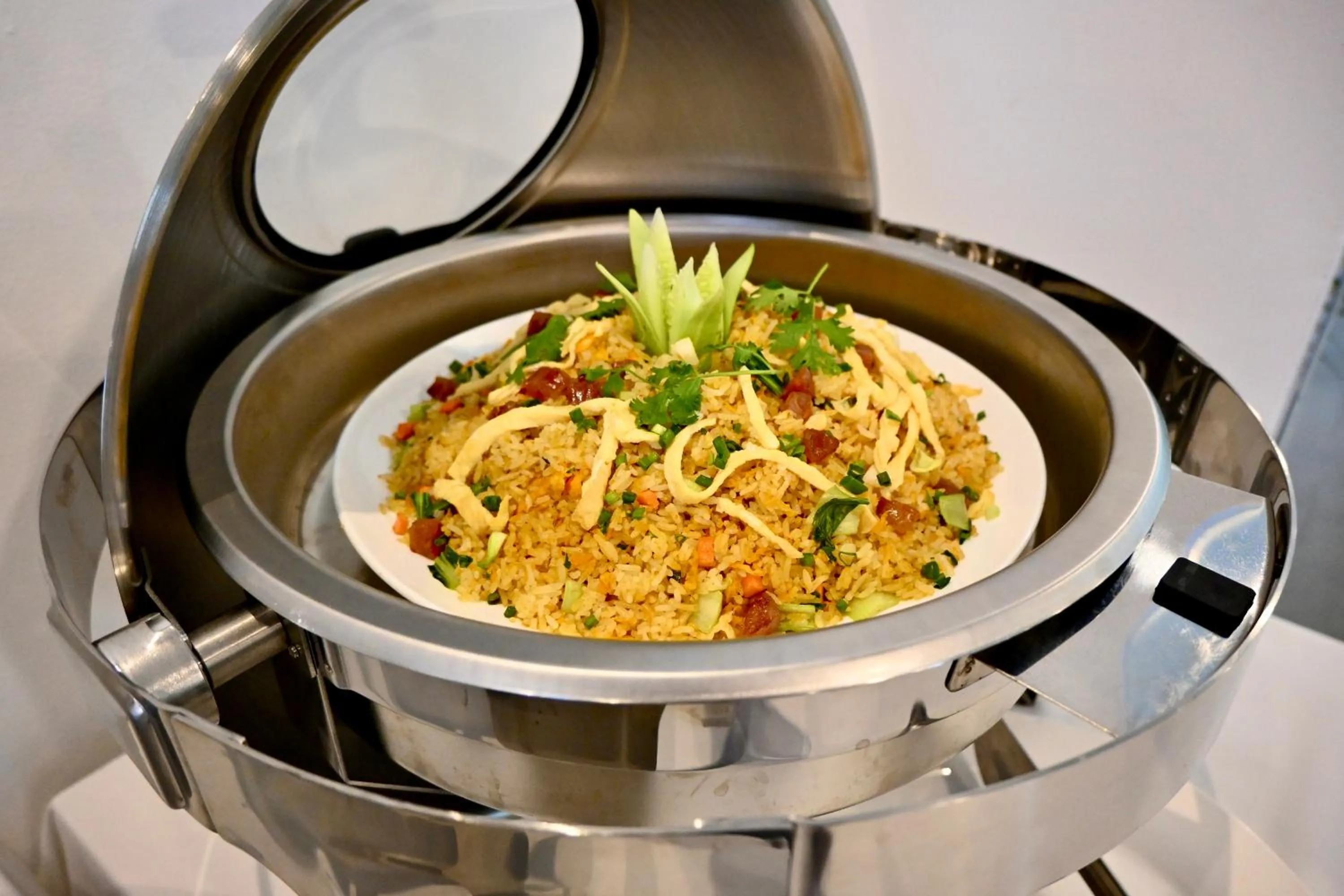 Restaurant/places to eat in WH Hotel 310